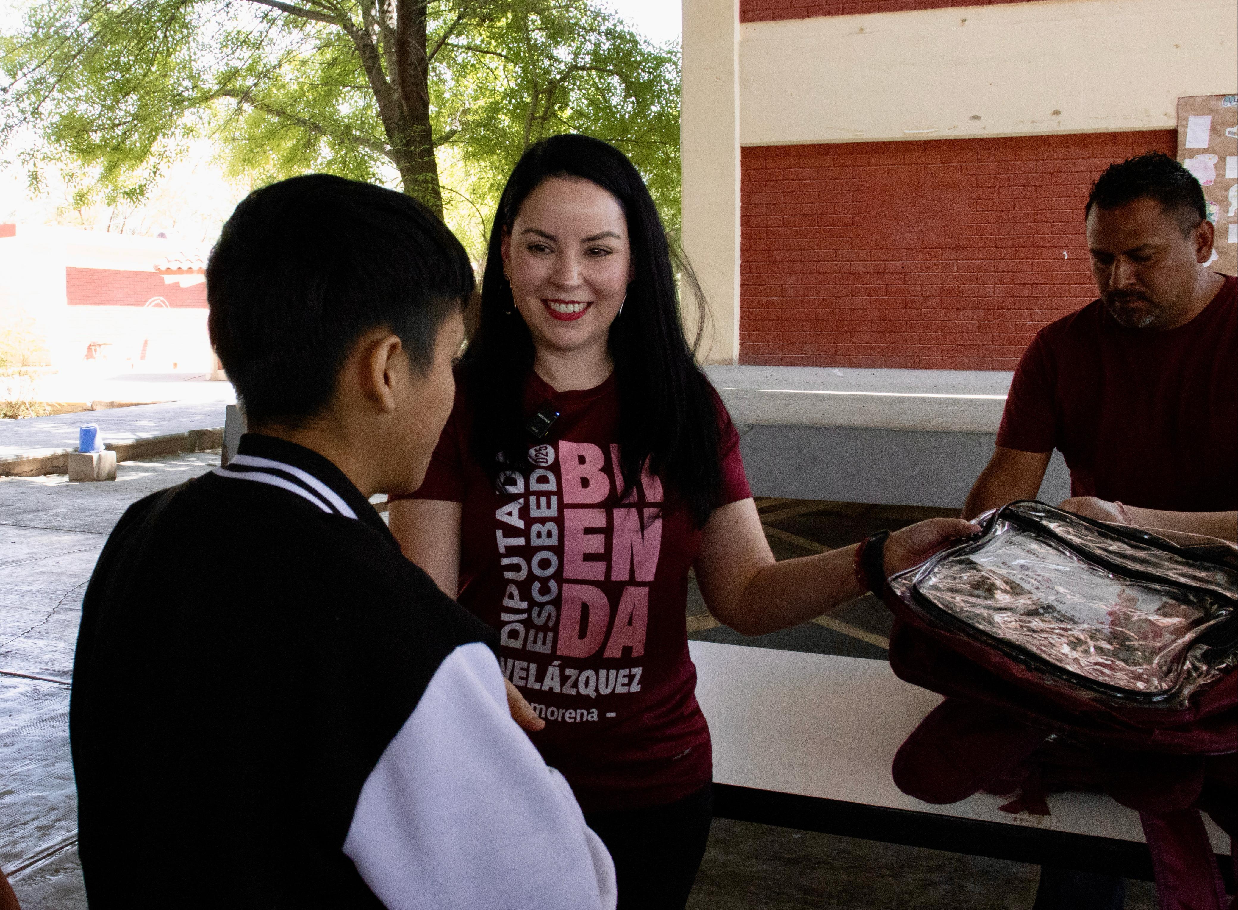 URGE BRENDA VELÁZQUEZ A APROBAR POR LEY 