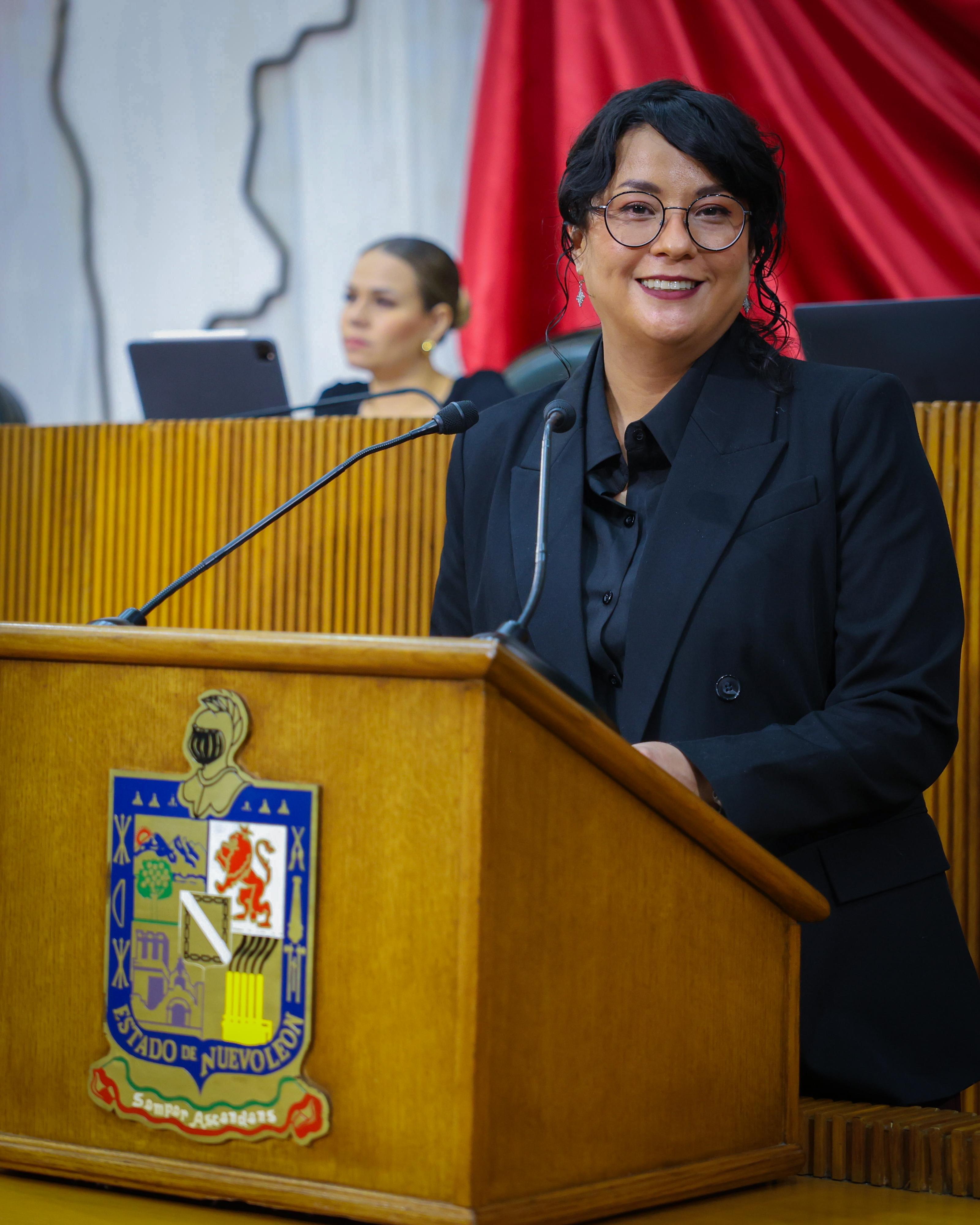 PIDE GRECIA BENAVIDES ACTUALIZAR NOMBRE DE COMISIÓN PARA ADECUARLA A LA NUEVA REALIDAD DEL ESTADO