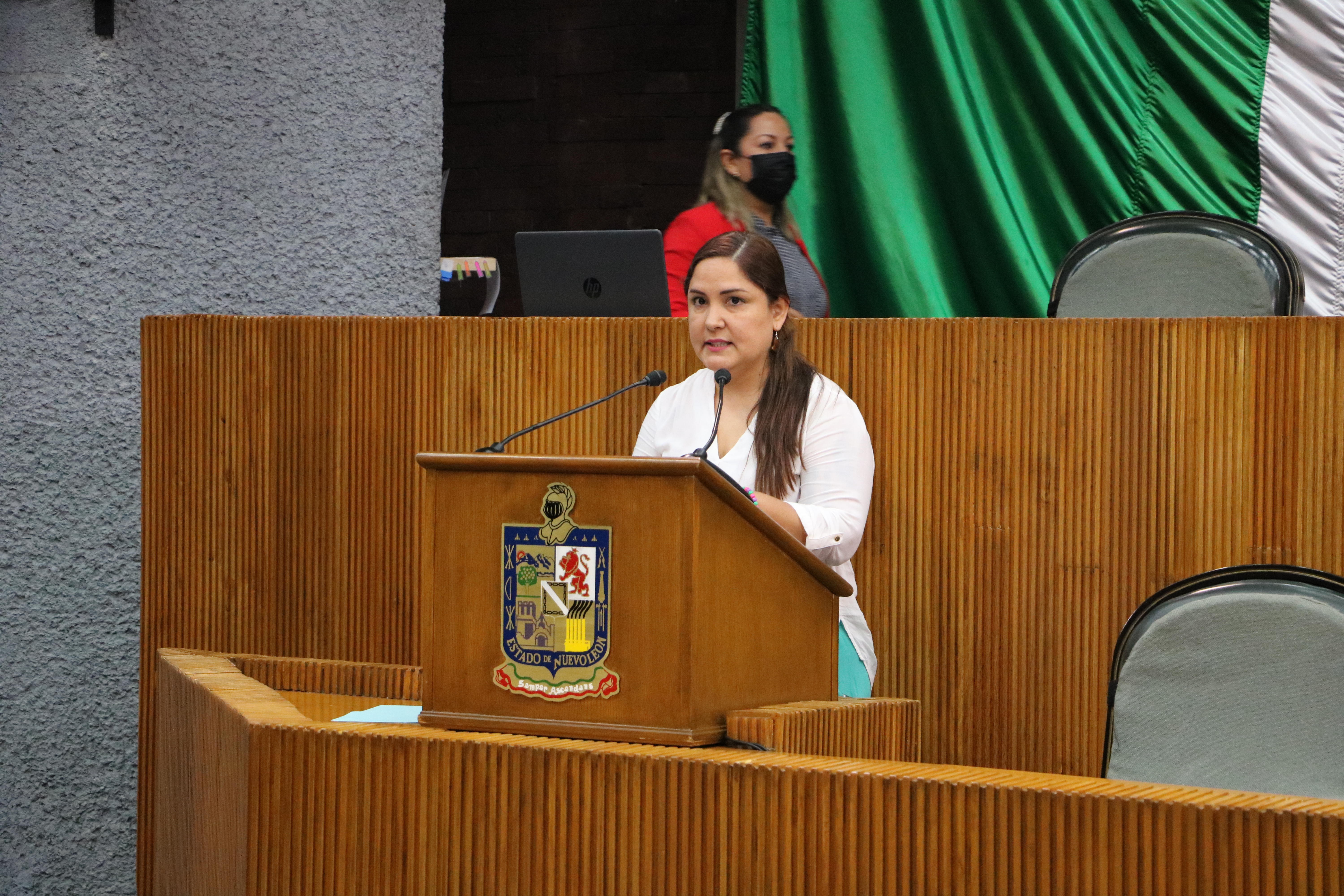 Jessica hace un llamado a la concientización sobre el embarazo adolescente.