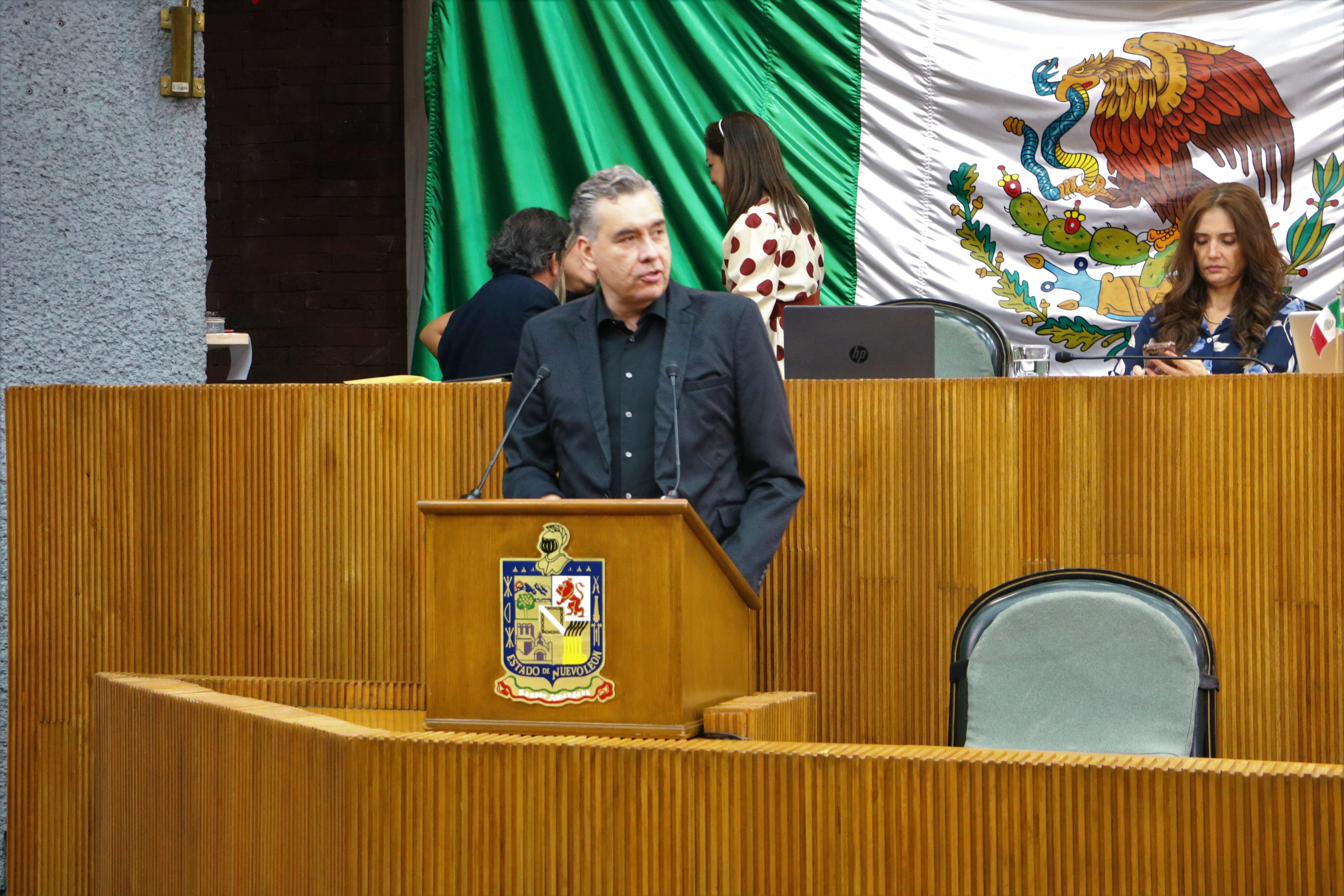 LLEVA WALDO FERNÁNDEZ DEMANDAS DE VECINOS DE LA COLONIA INDUSTRIAL PREDIO 21 AL CONGRESO