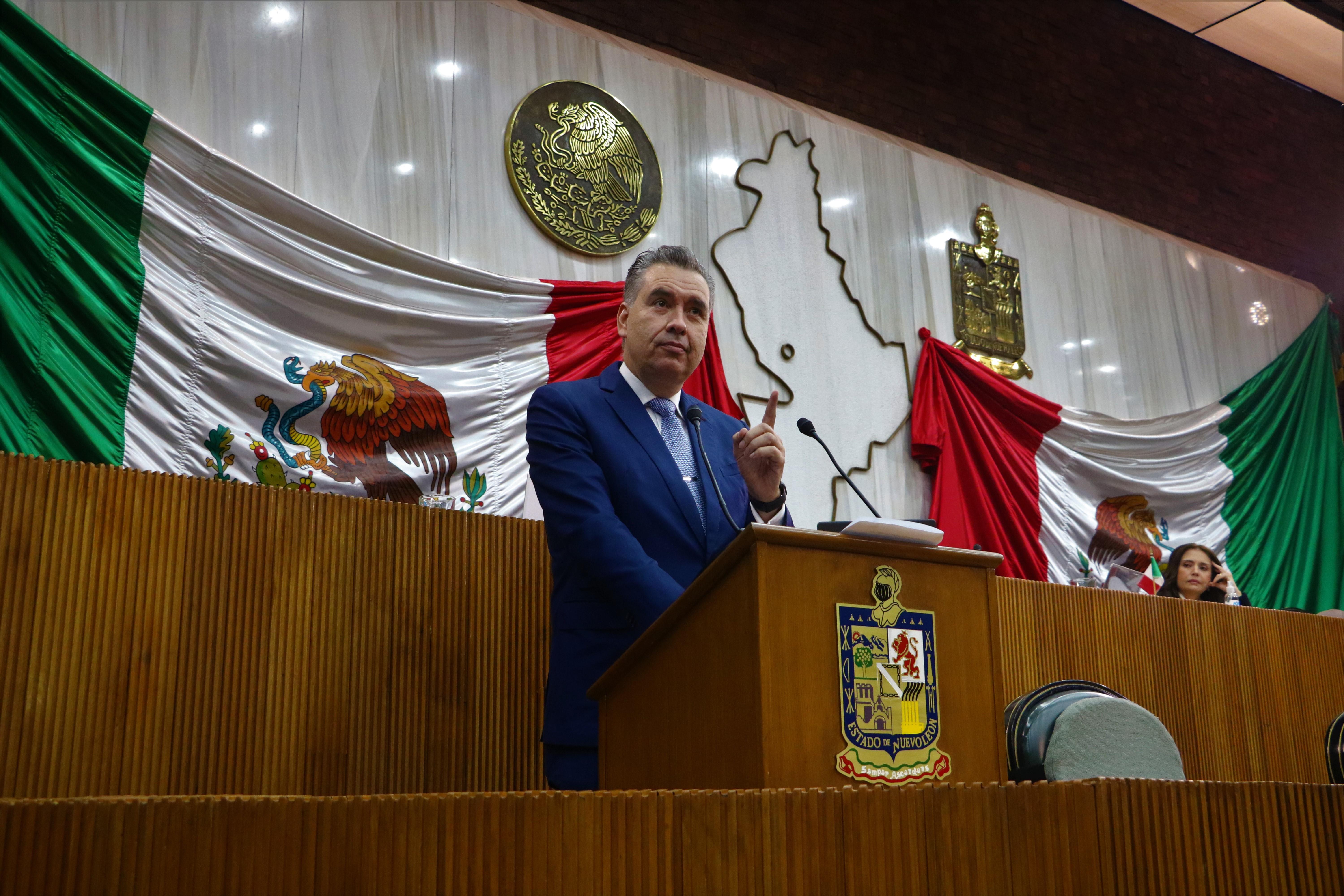 BUSCA WALDO FERNÁNDEZ INTEGRAR AL SERVICIO PÚBLICO A LOS BOMBEROS