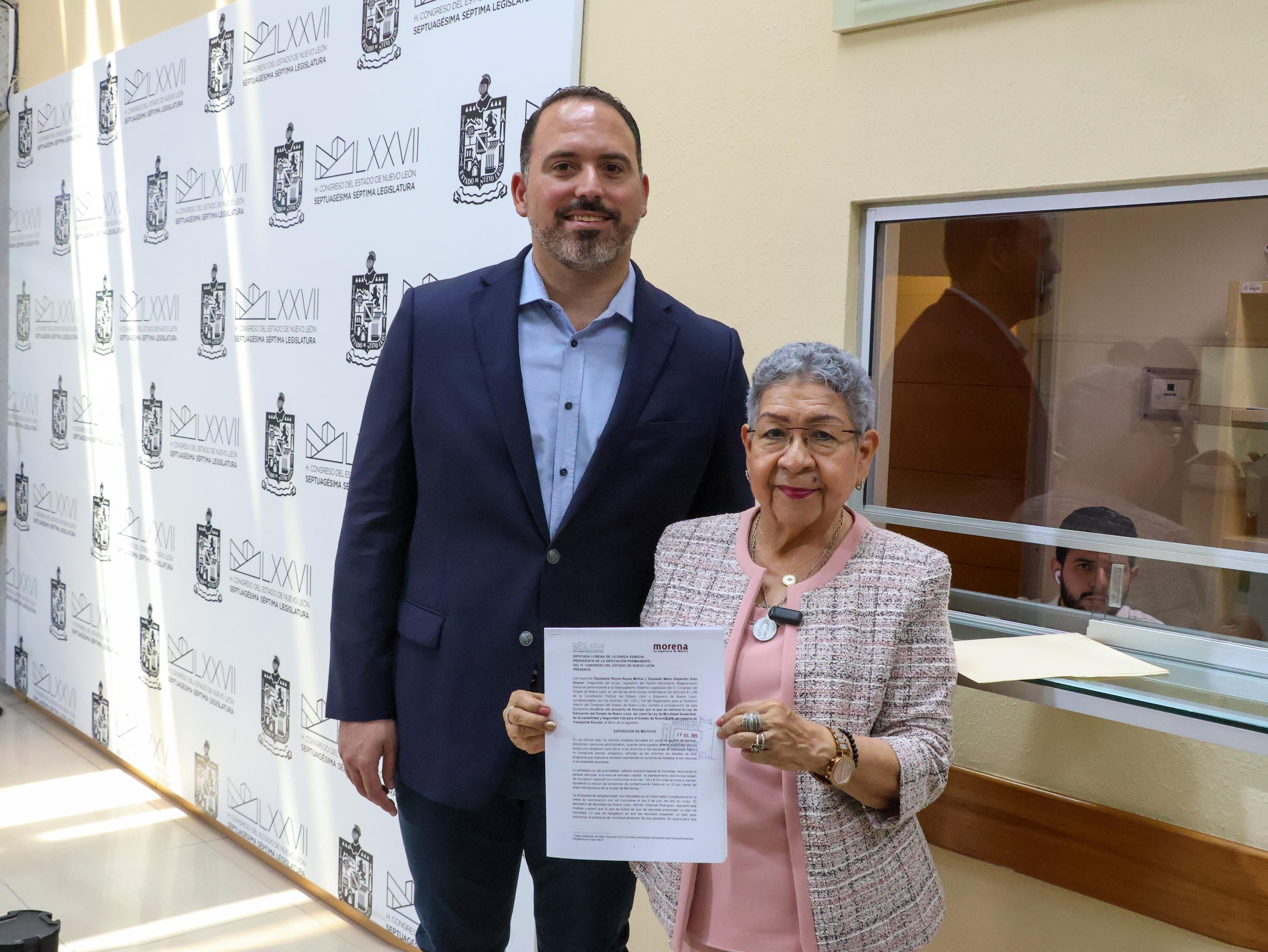 PROPONEN REYNA REYES Y MARIO SOTO PROGRAMA DE TRANSPORTE ESCOLAR DE EDUCACIÓN BÁSICA EN NL