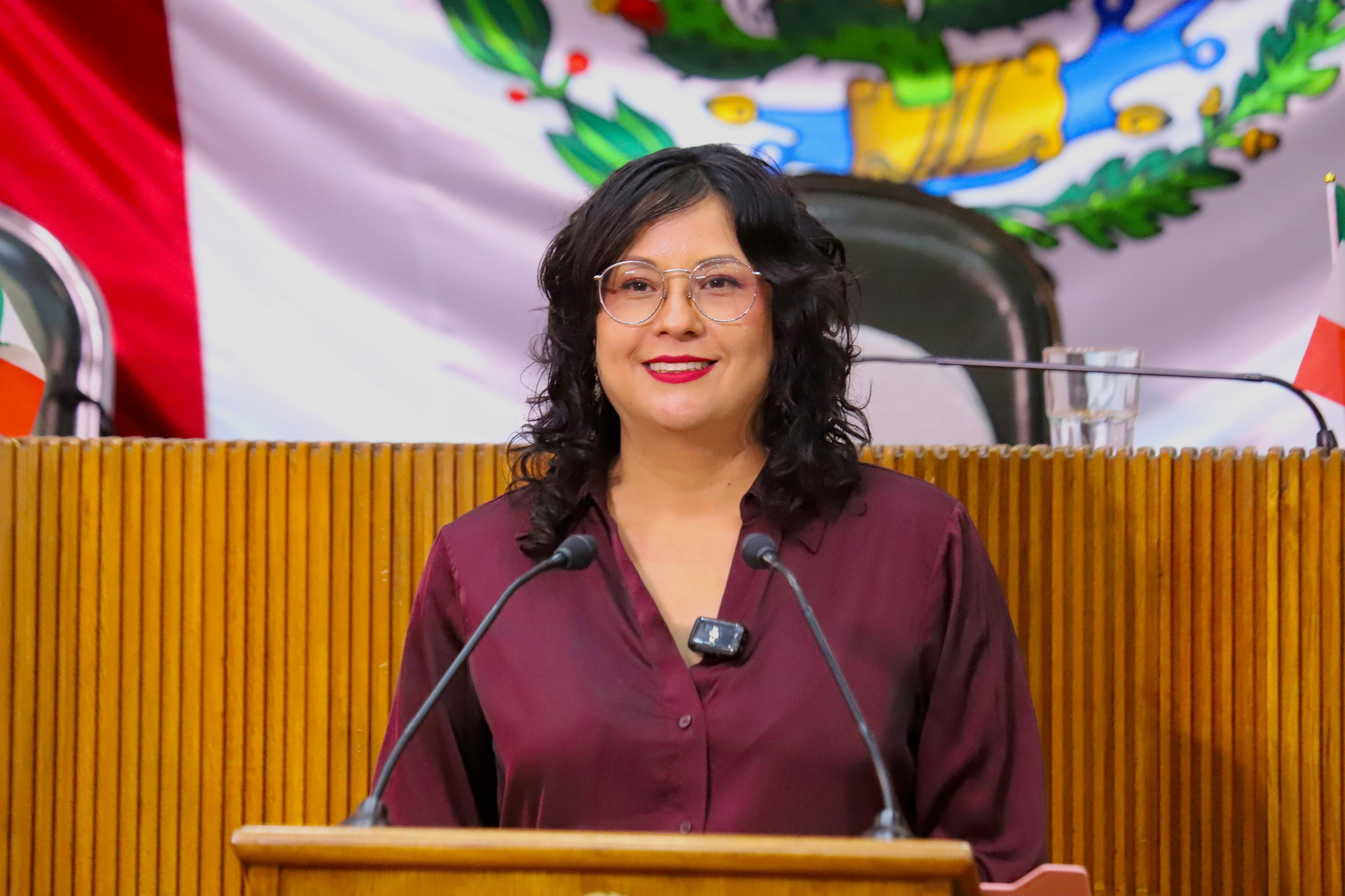 GRECIA BENAVIDES EXHORTA AL ESTADO A COLOCAR SEÑALIZACIÓN EN MONTAÑAS PARA PREVENIR ACCIDENTES