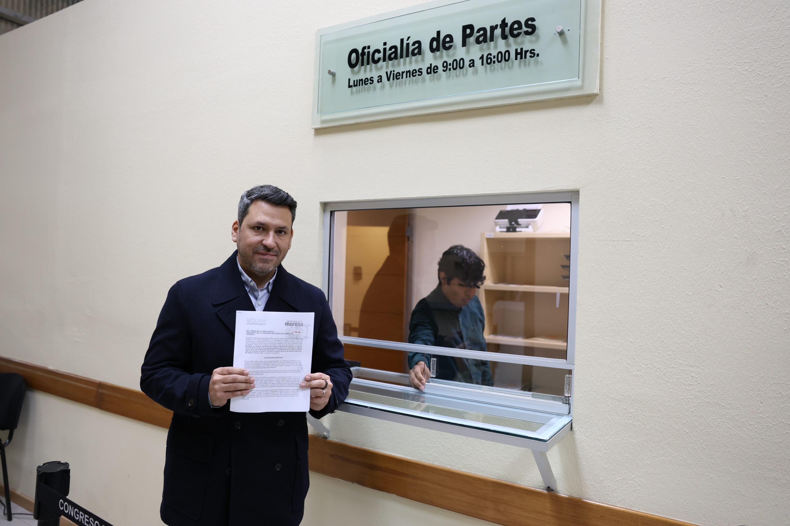 PROMUEVE TOMÁS MONTOYA INCENTIVOS EN GASTOS DE TITULACIÓN Y TRANSPORTE PARA UNIVERSITARIOS