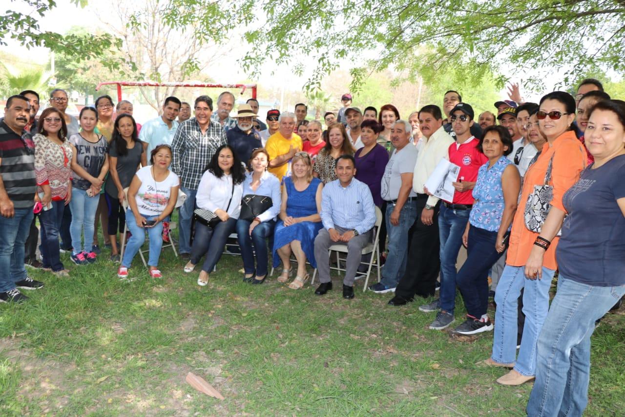Se reúnen diputados federal y local de Morena con vecinos de Residencial Jardines de la Silla, de Juárez, N.L.
