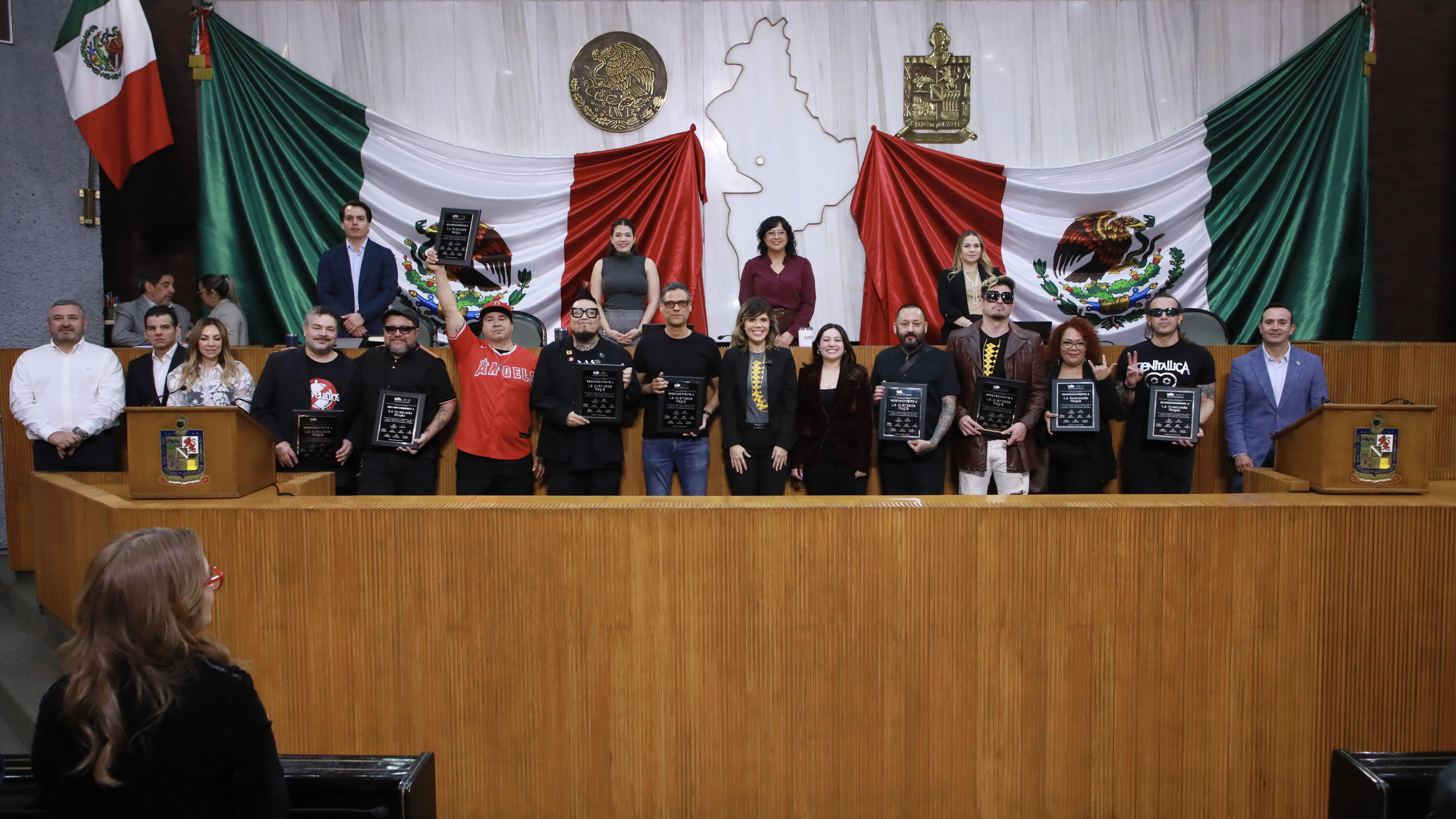 CONGRESO DEL ESTADO RINDE HOMENAJE A BANDAS DE ROCK REGIAS
