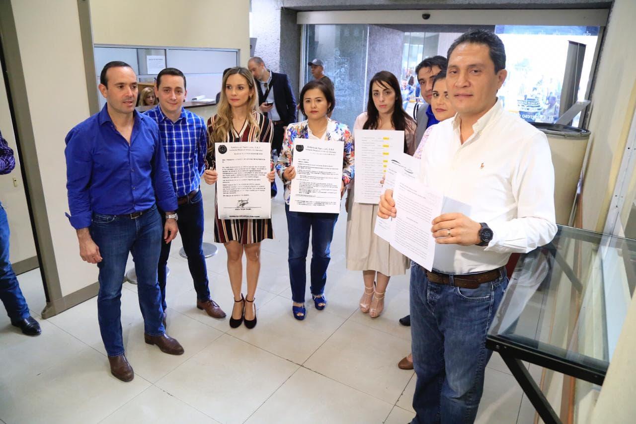 PIDE PAN COMPARECENCIA  POR IRREGULARIDADES EN BOMBEROS