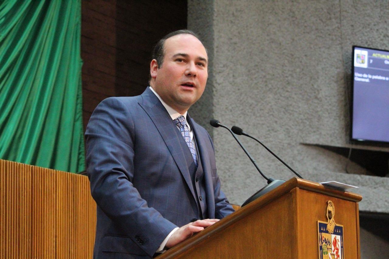 PIDE PAN SANCIONAR POR ERROR EN ADQUISICIÓN DE SUJETADORES DEL METRO