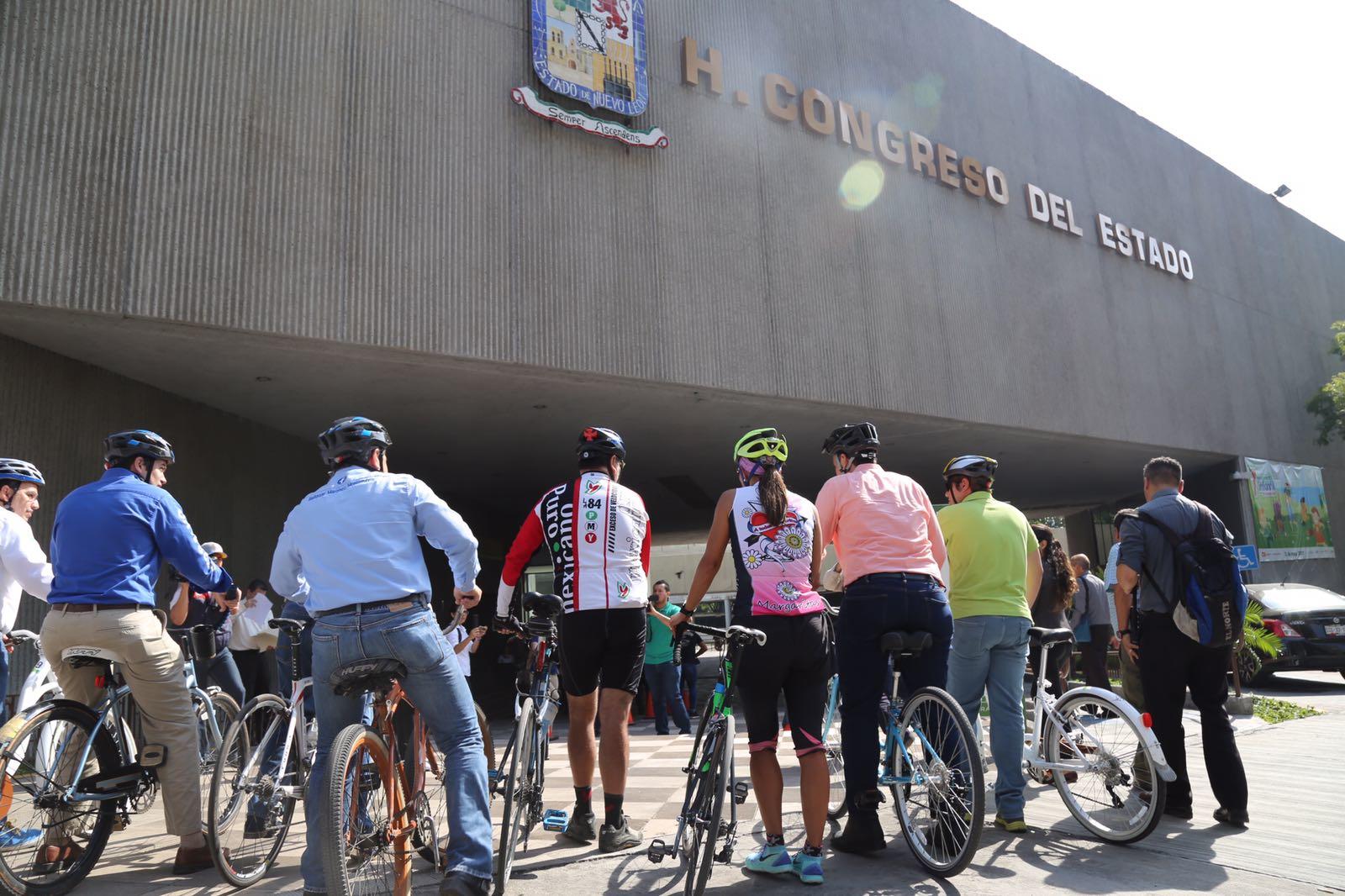PROMUEVE ACCIÓN  NACIONAL USO DE BICICLETA PARA COMBATIR CONTAMINACIÓN