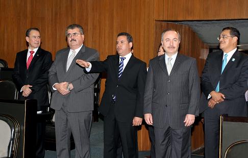 Solicita Alfonso Robledo Licencia;  rinde protesta Francisco Bustillos