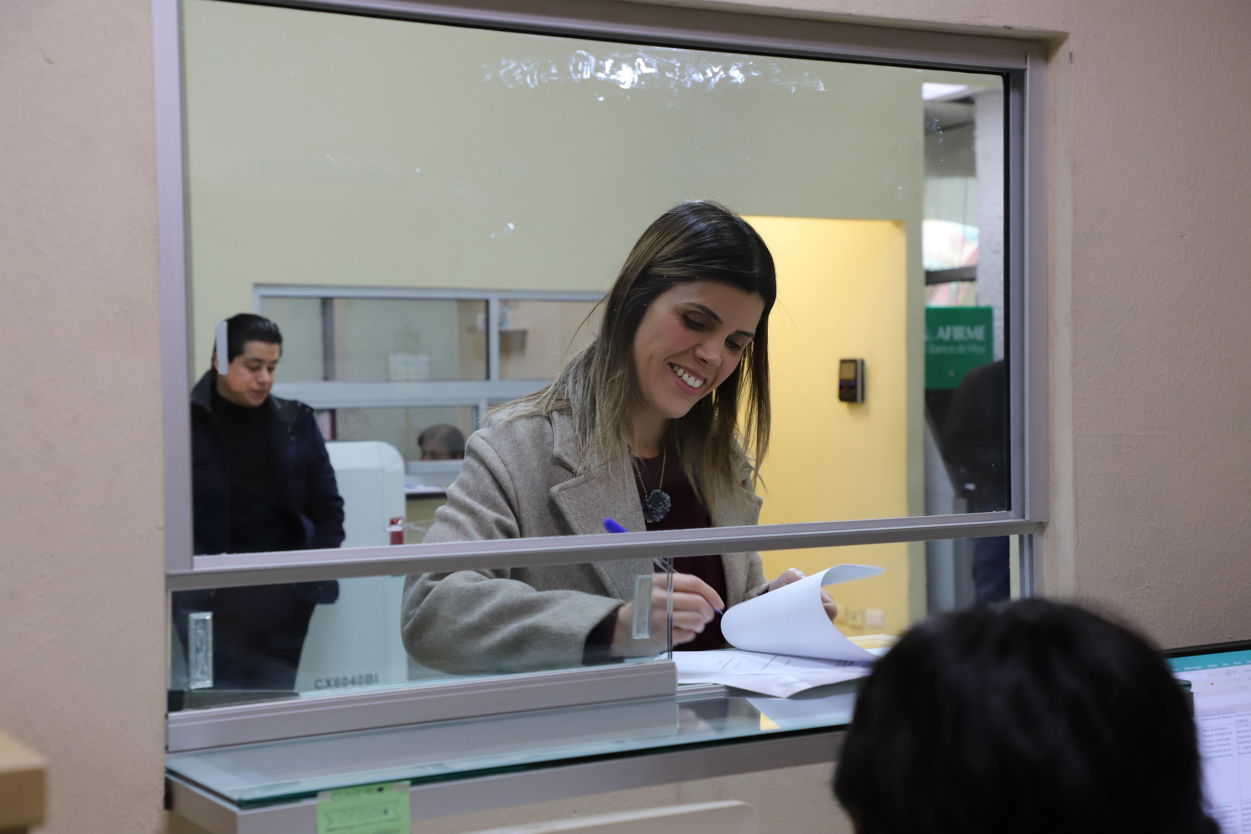 SOLICITA CLAUDIA CABALLERO INFORMACIÓN  DEL PROGRAMA 