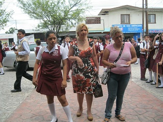 Impiden ingreso de alumna a secundaria por pago de cuotas, Diputada del PAN intercede a su favor