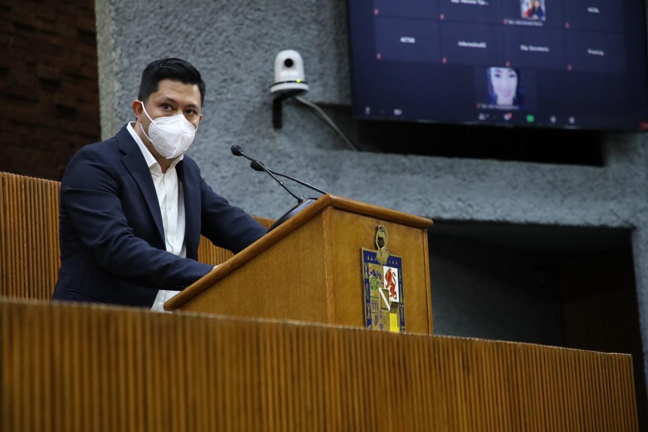 SOLICITA LICENCIA FÉLIX ROCHA ESQUIVEL 