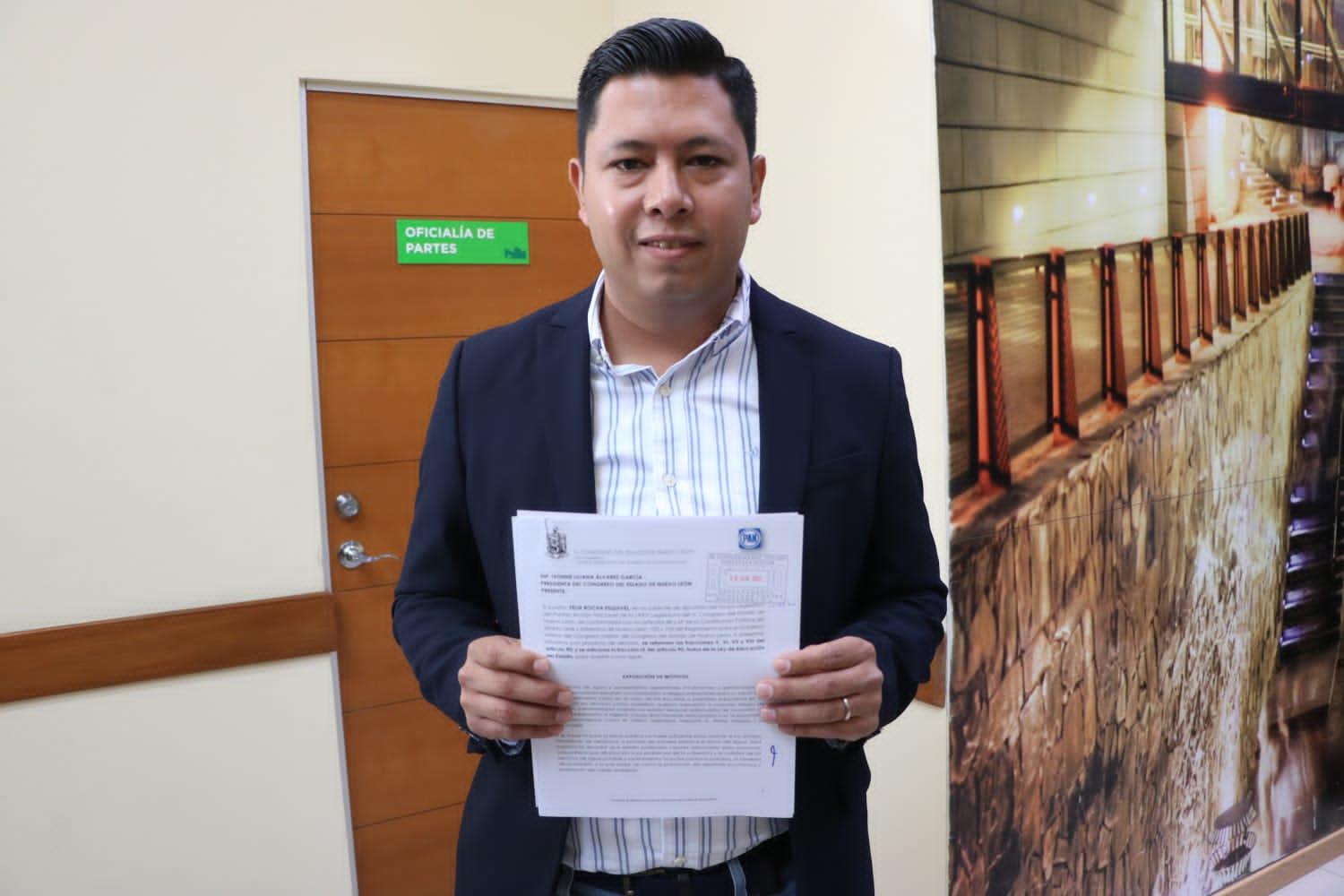 PROPONE FÉLIX ROCHA GARANTIZAR SUMINISTRO DE AGUA EN ESCUELAS