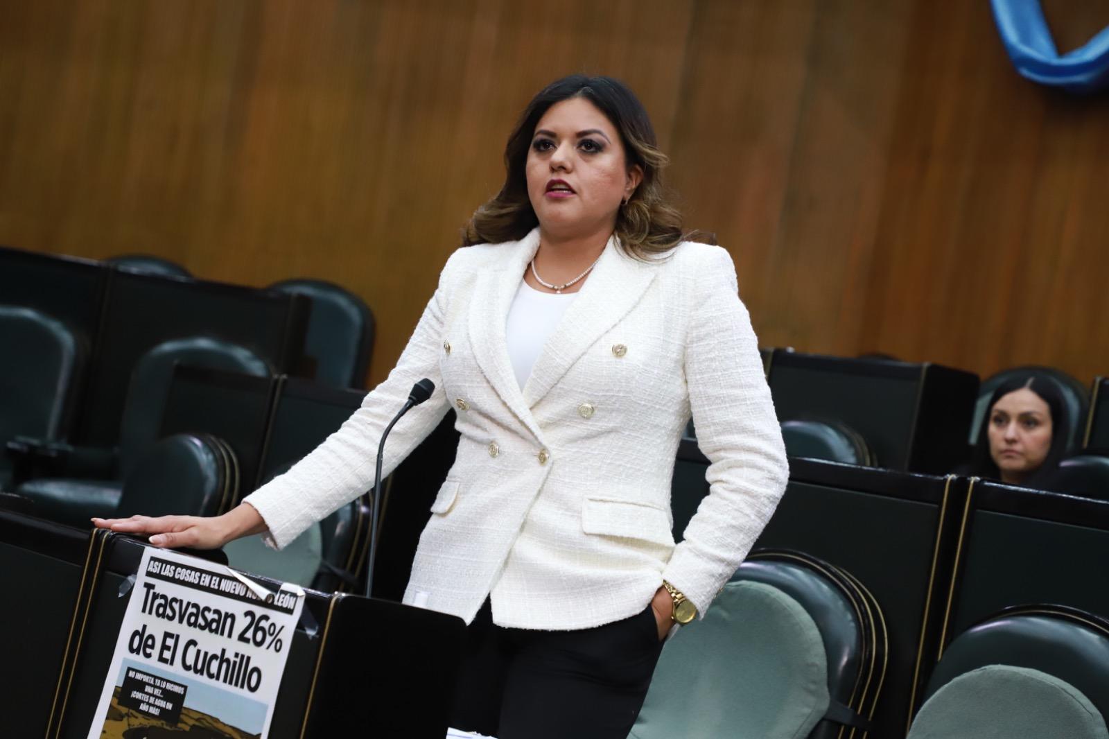 PIDE PAN TRANSPARENTAR LÍNEA 6 DEL METRO 