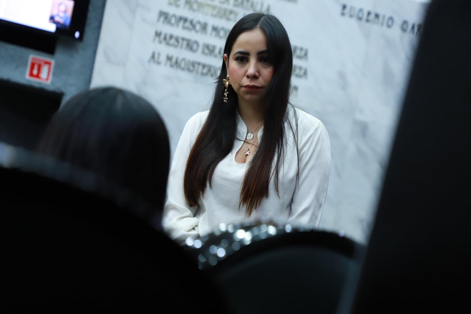 SOLICITA LILIA OLIVARES CONFIRMAR 