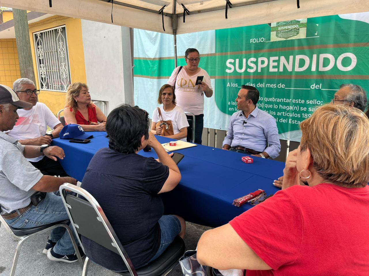 SEGUIREMOS ATENDIENDO A LA CIUDADANÍA PESE A  COBARDÍA DEL GOBERNADOR.- CARLOS DE LA FUENTE.