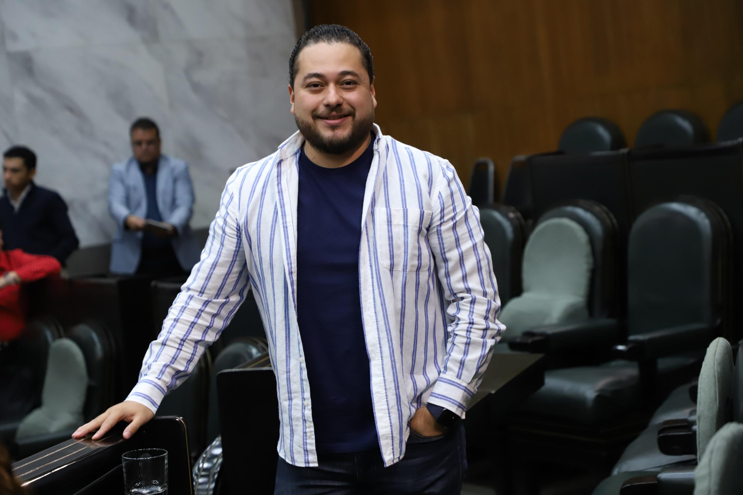 LANZA RETO MIGUEL LECHUGA A ALCALDE DE SANTA CATARINA POR REZAGO DE OBRAS