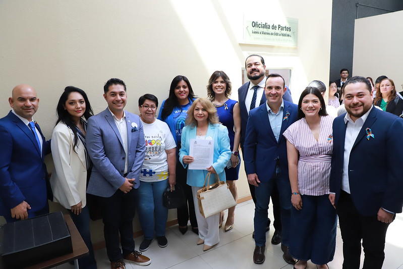 BUSCAN SENSIBILIZAR EN TORNO AL ESPECTRO AUTISTA