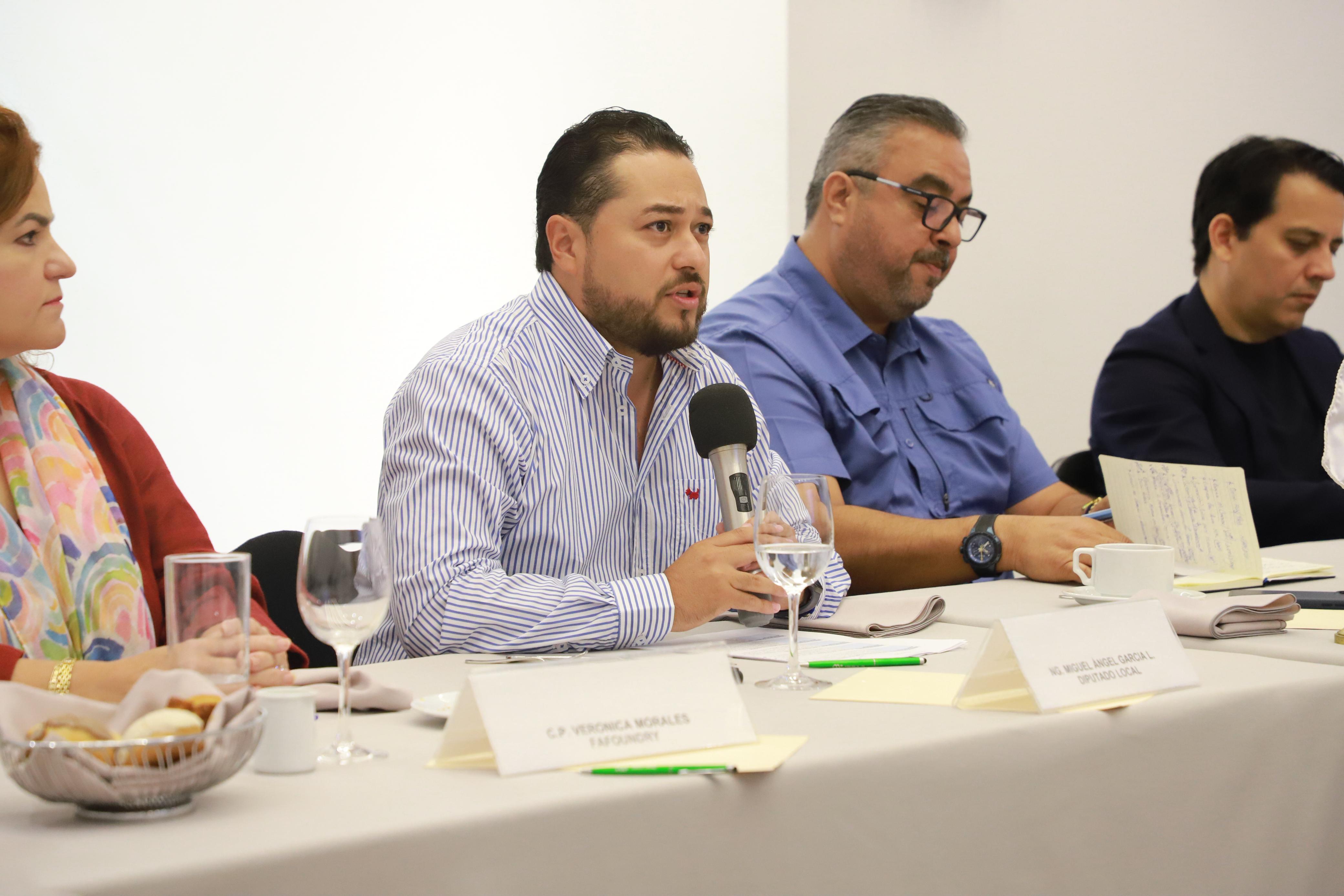 MIGUEL LECHUGA SE REÚNE CON IRPAC Y DESTACA COMPROMISO CON SANTA CATARINA*