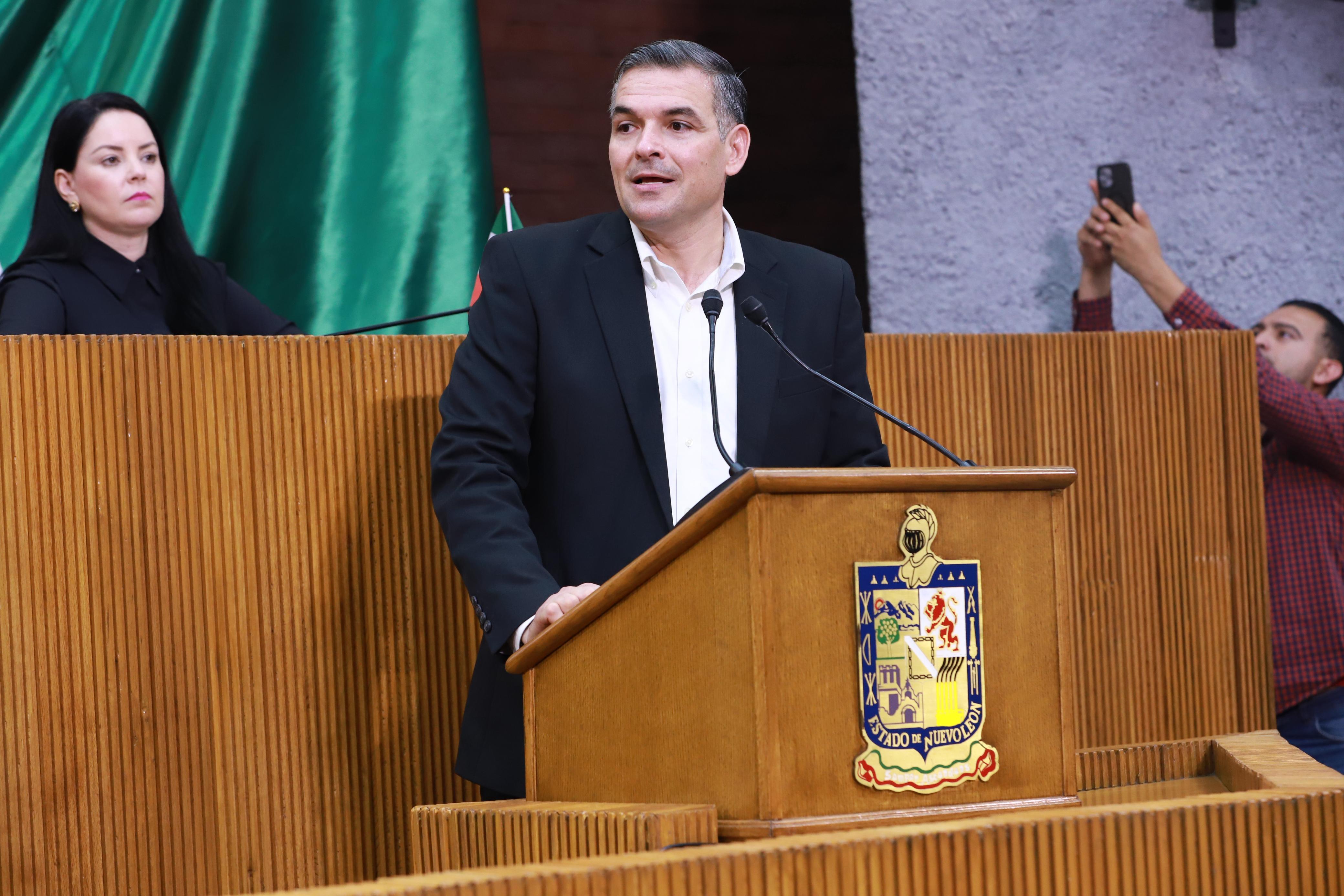  BUSCAN CON REFORMA RESCATAR EL RESPETO A LOS SÍMBOLOS PATRIOS