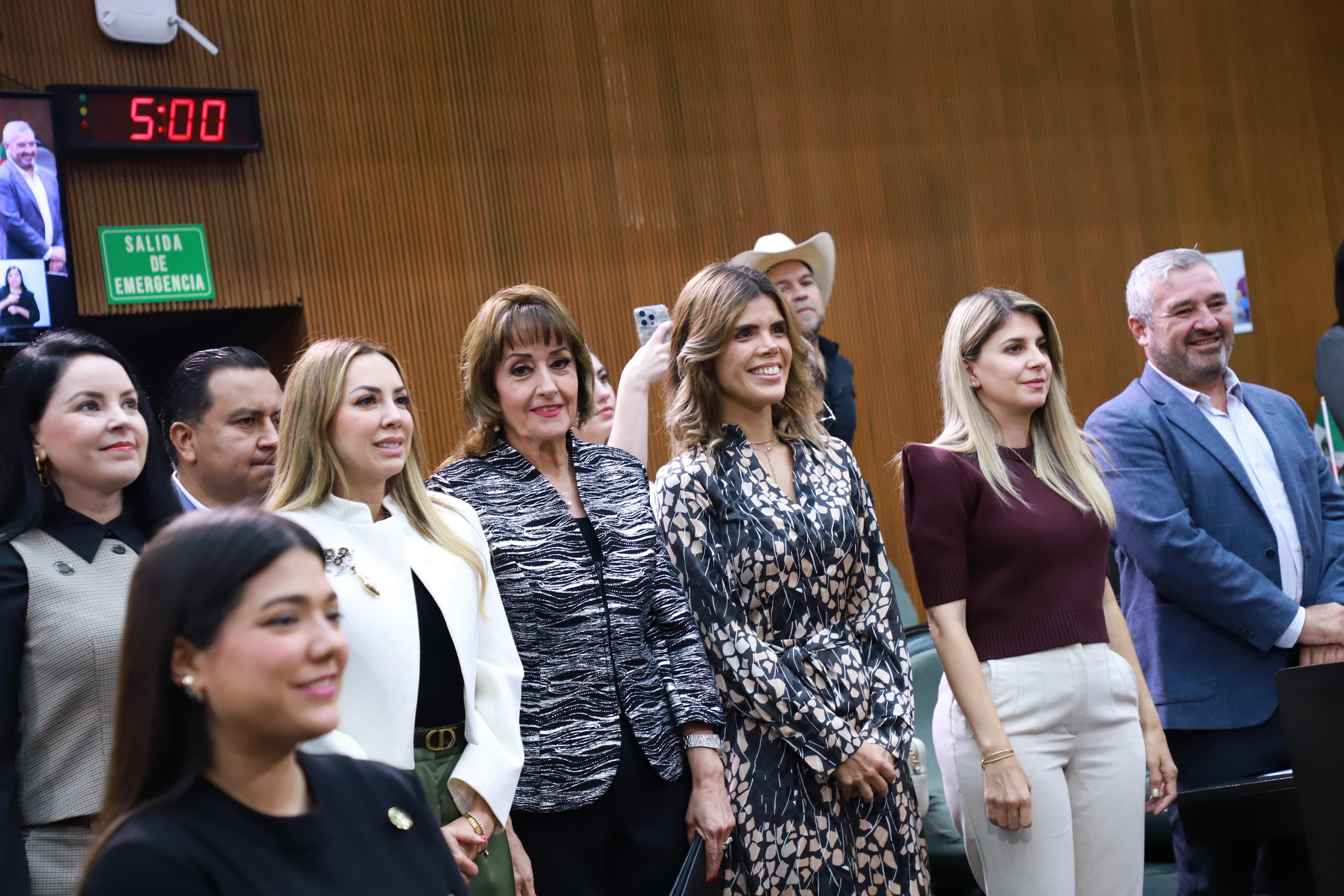 RINDE CONGRESO HOMENAJE A LA PERIODISTA MARÍA JULIA LAFUENTE