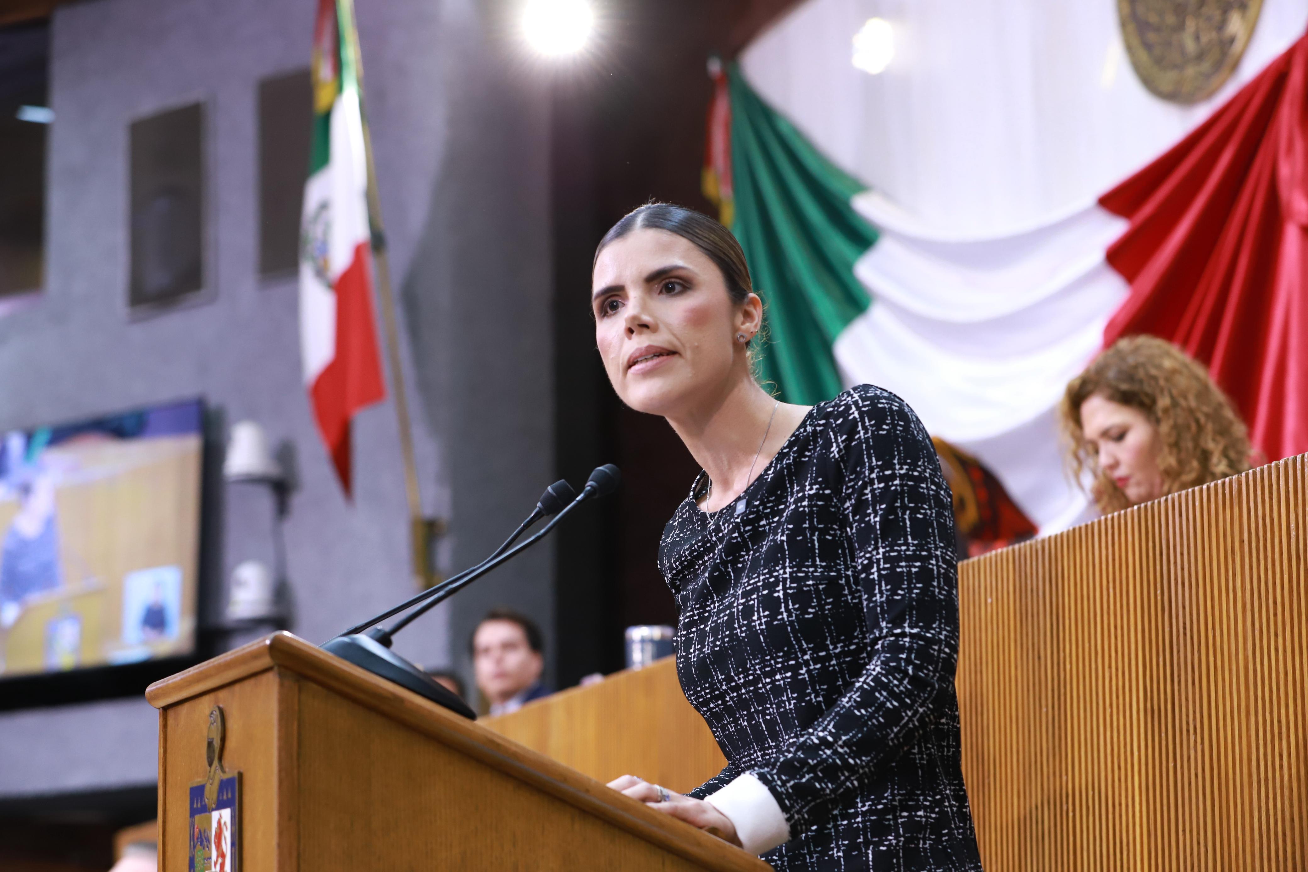  NUEVO LEÓN ES UN CAOS, POR LAS IMPROVISACIONES  DEL GOBIERNO: CLAUDIA CABALLERO