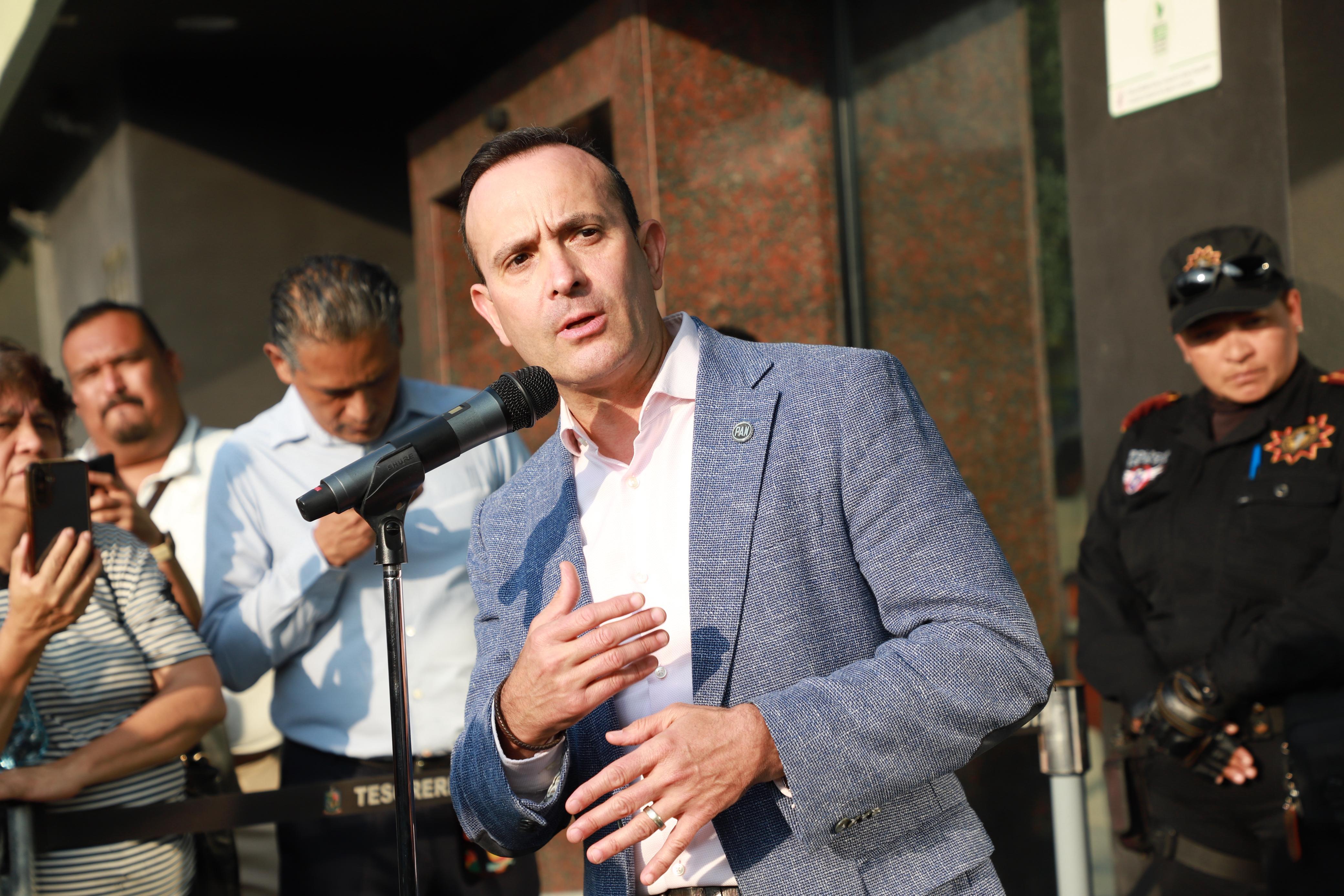 IMPOSIBLE QUE SE LE DÉ MÁS DINERO A AGUA Y DRENAJE. - CARLOS DE LA FUENTE.