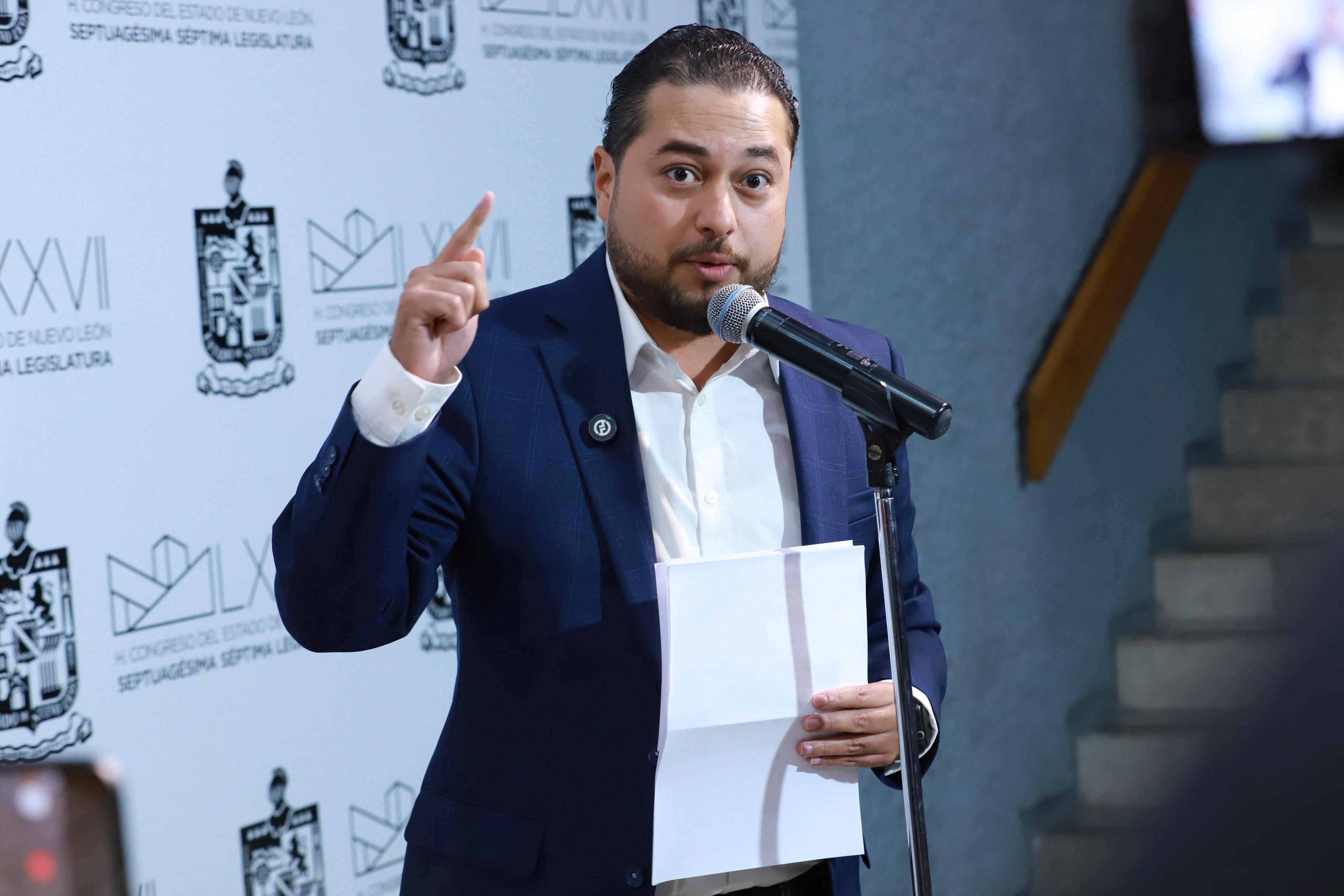 PROPONE MIGUEL LECHUGA PROTOCOLOS DE ACTUACIÓN PARA EVITAR SUICIDIOS