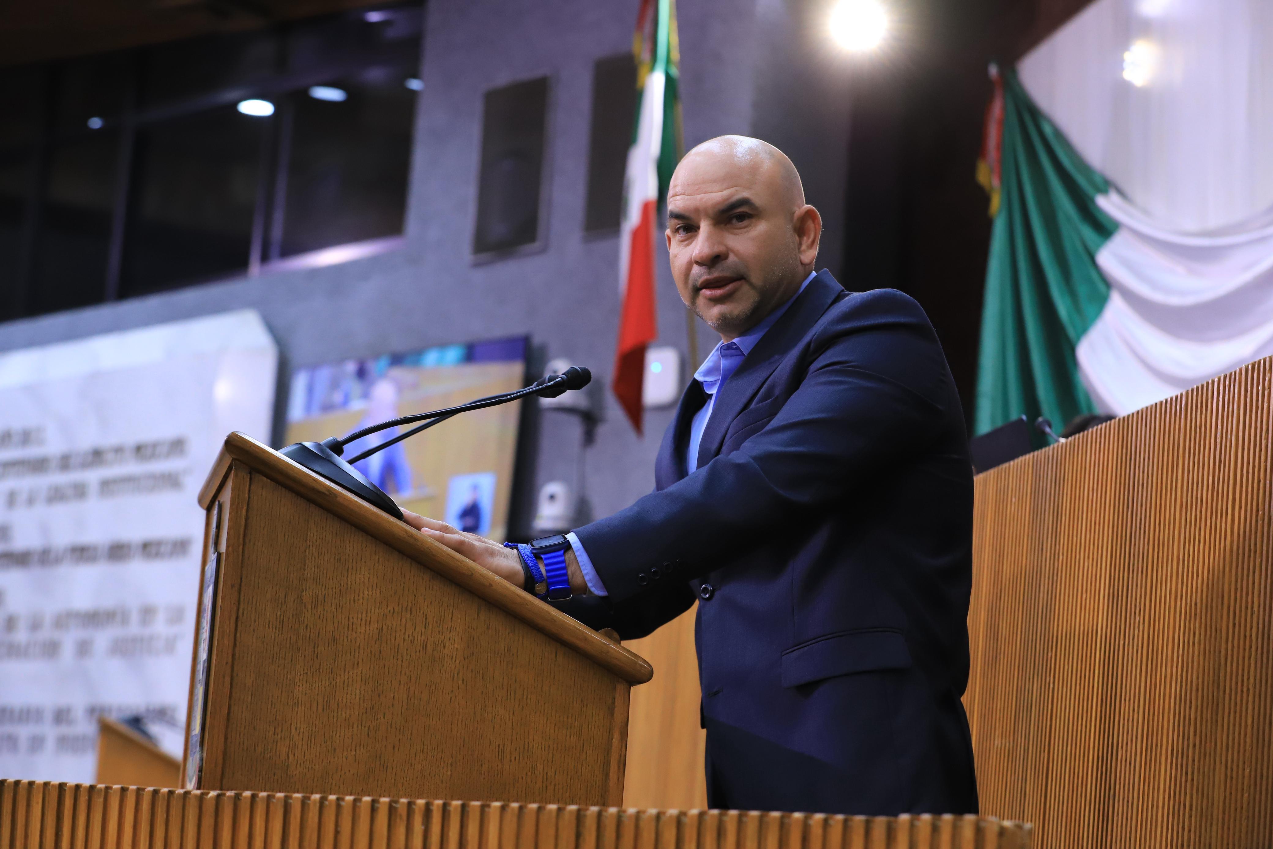 SOLICITA JOSÉ LUIS SANTOS REVISIÓN DE CUOTAS ESCOLARES EN UANL Y CECyTE