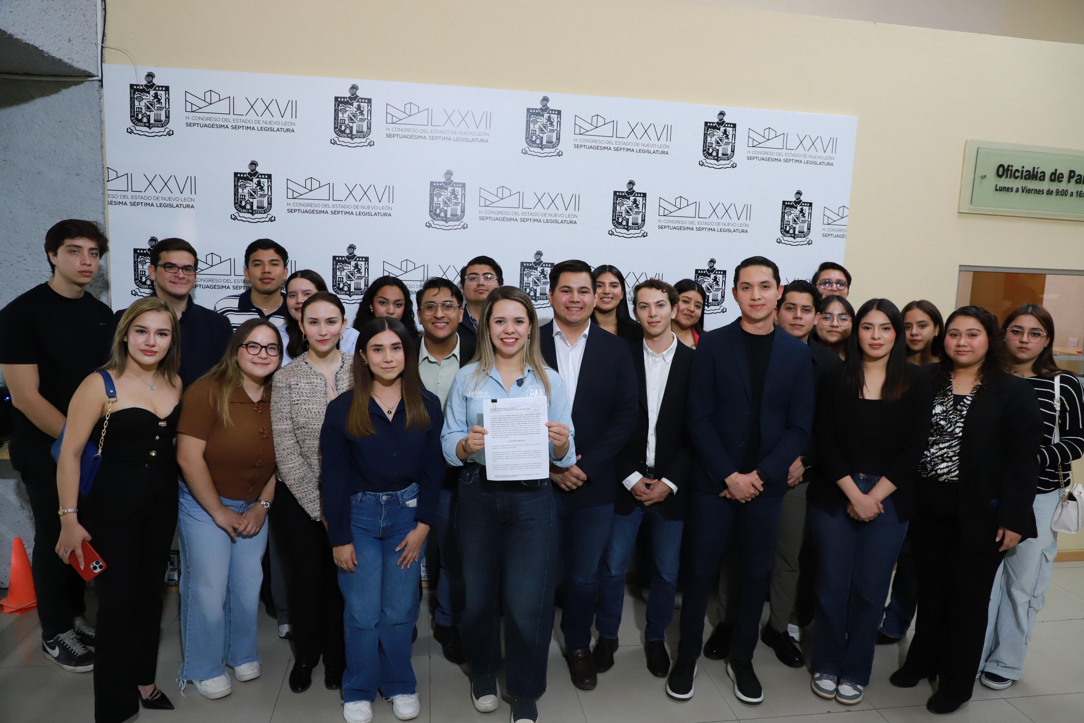 PRESENTAN JÓVENES PANISTAS NUEVA LEY DE JUVENTUD PARA NUEVO LEÓN