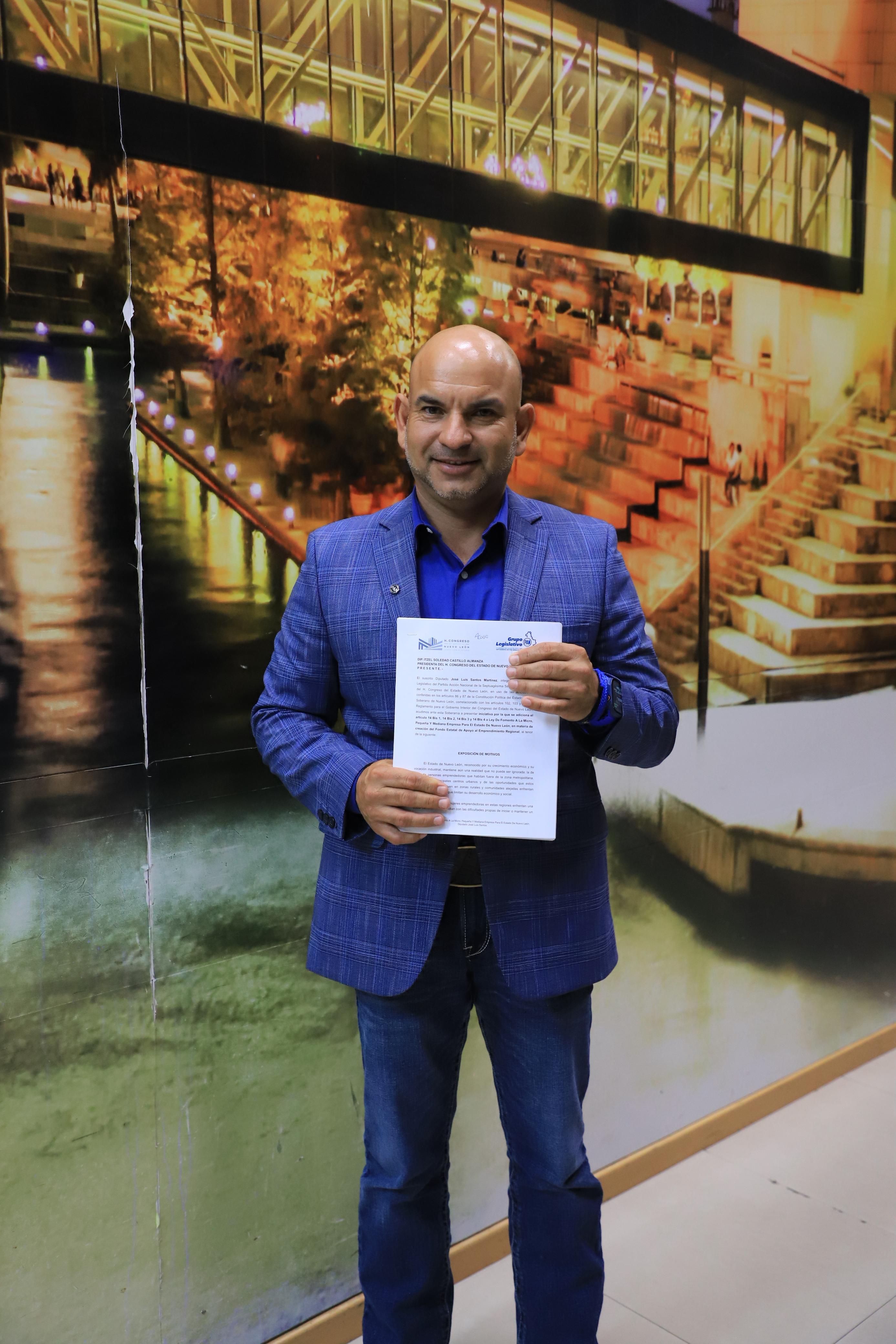 PROPONE JOSÉ LUIS SANTOS DESCUENTO DEL 25 % EN LICENCIA PARA TRABAJADORES SIN VEHÍCULO PROPIO 