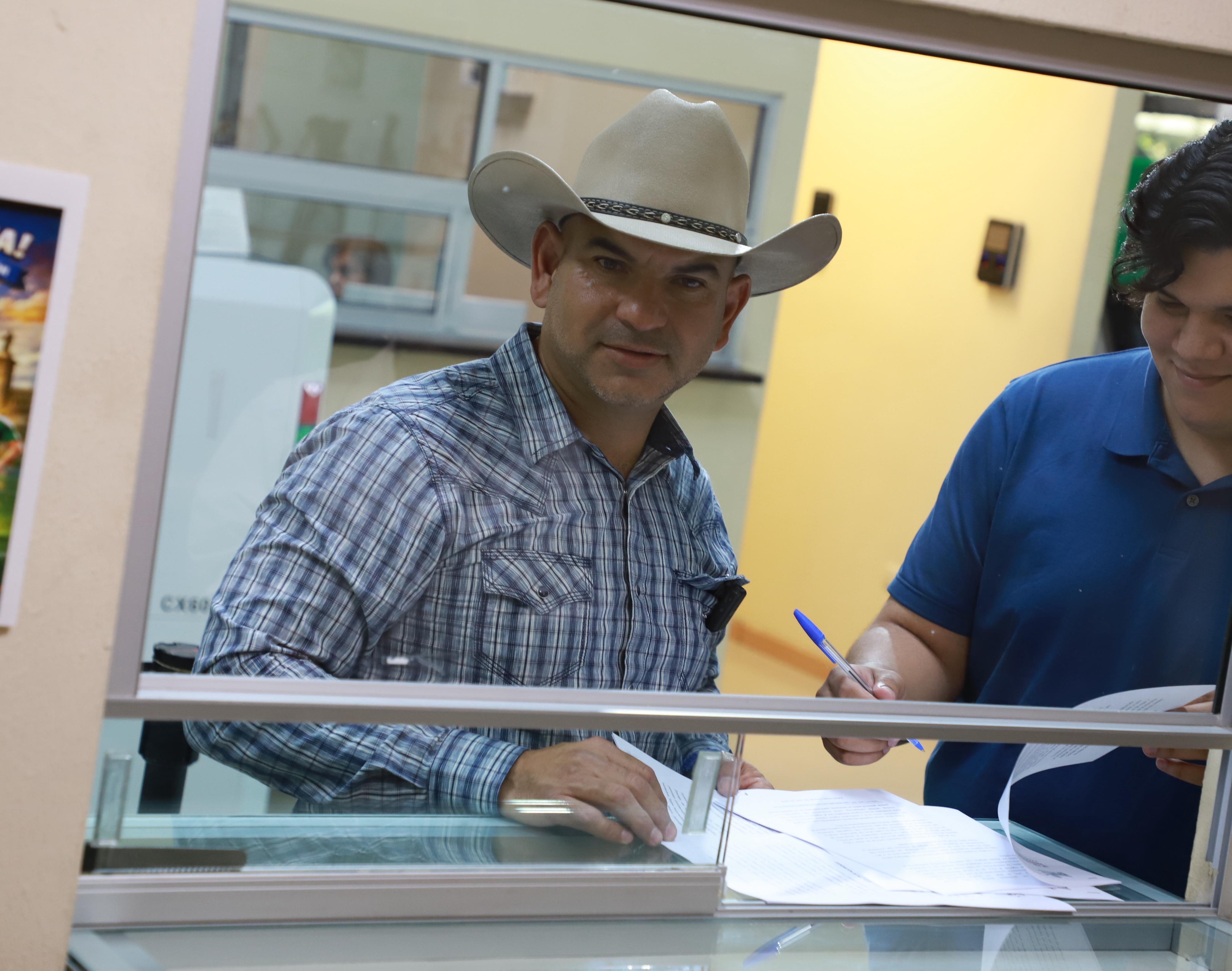 SOLICITA JOSÉ LUIS SANTOS REVISIÓN DE TARIFAS DE AGUA Y DRENAJE