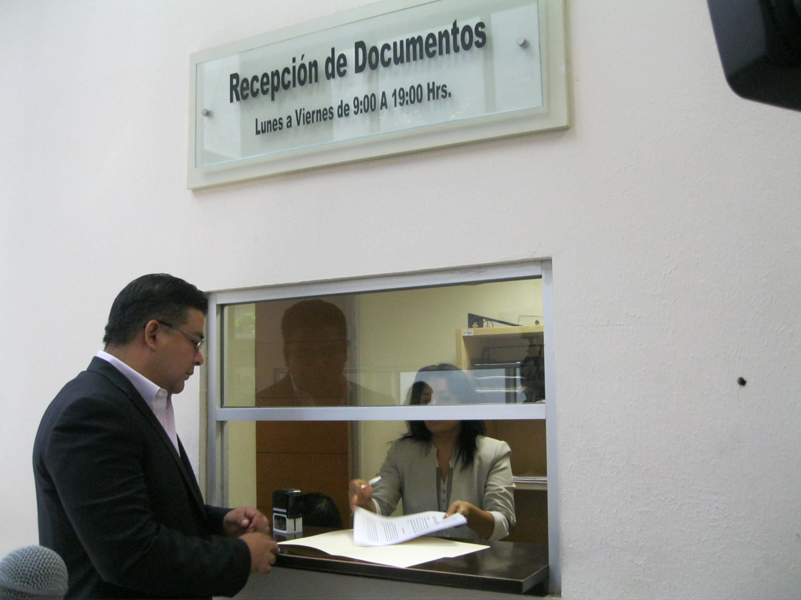 Propone Enrique Barrios compensar a familias de personas desparecidas