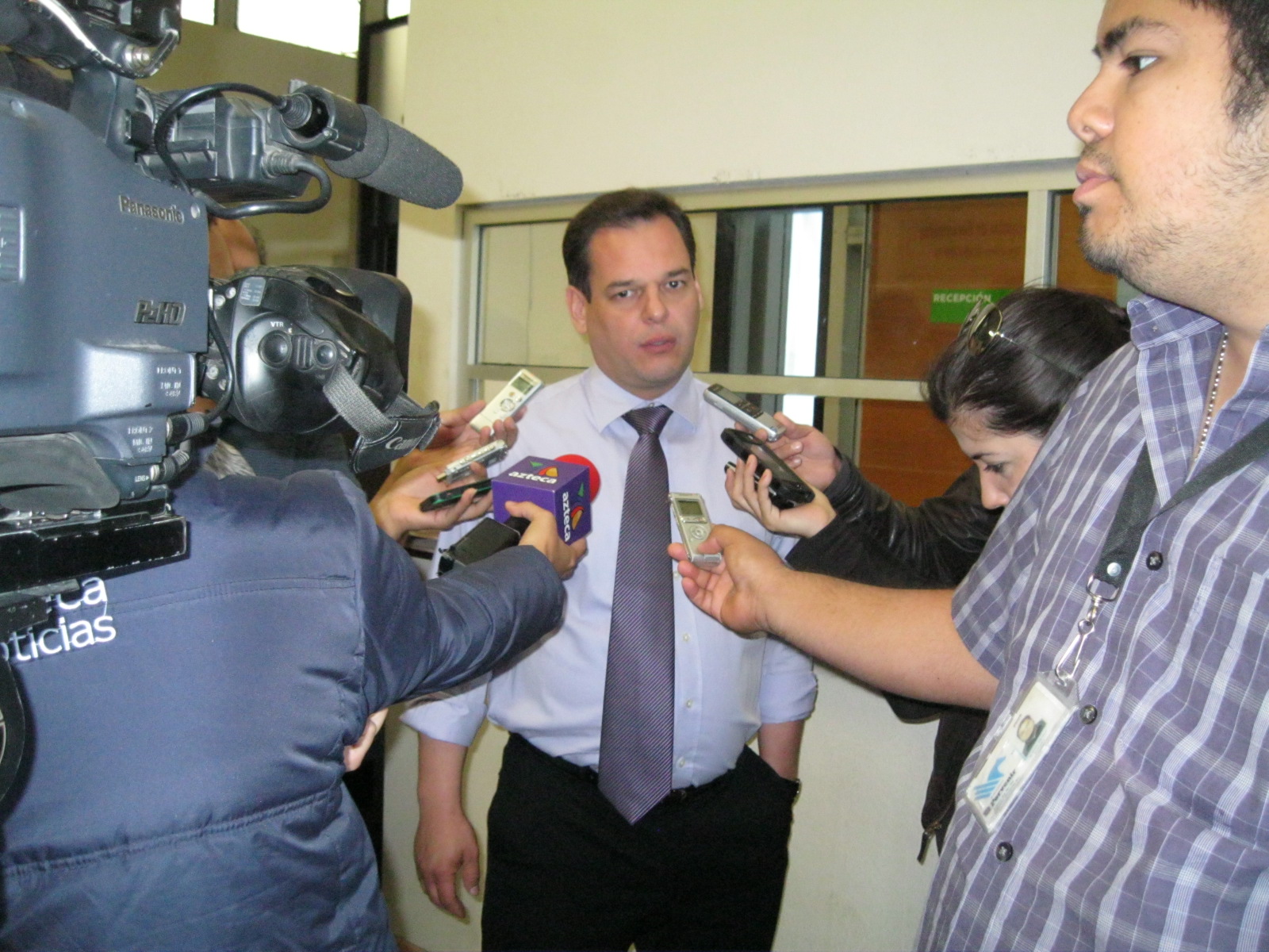 La renovación de placas debe ser costeada por el gobierno del estado: LBG