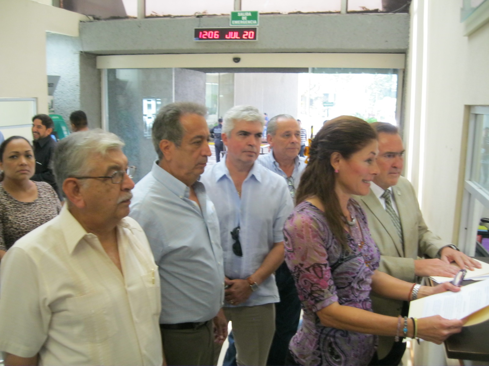  Advierten vecinos y empresarios que siguen desfogando agua de la  Presa de La Boca