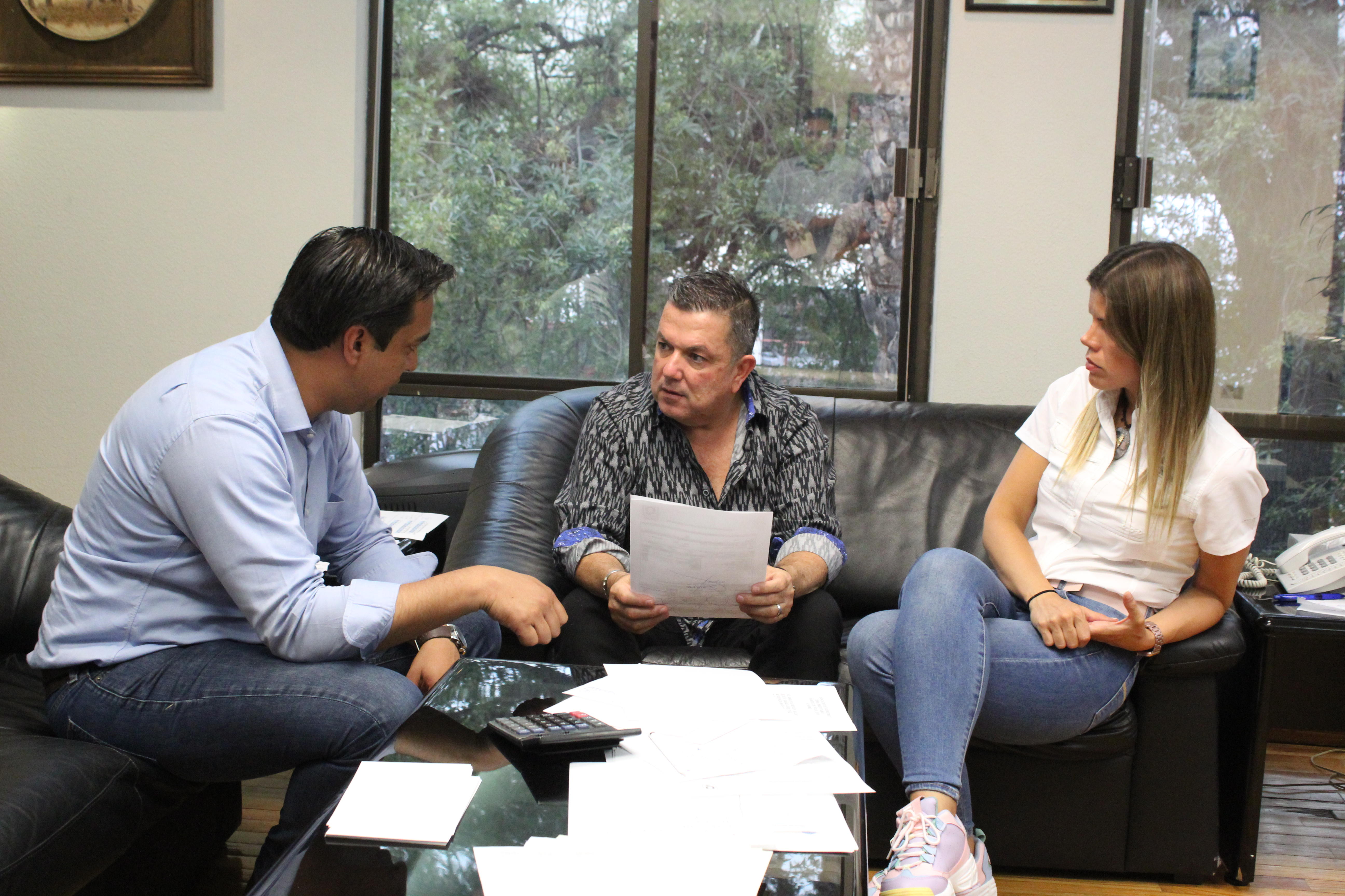 Logra PAN terminen operativos contra taxis de plataformas  digitales