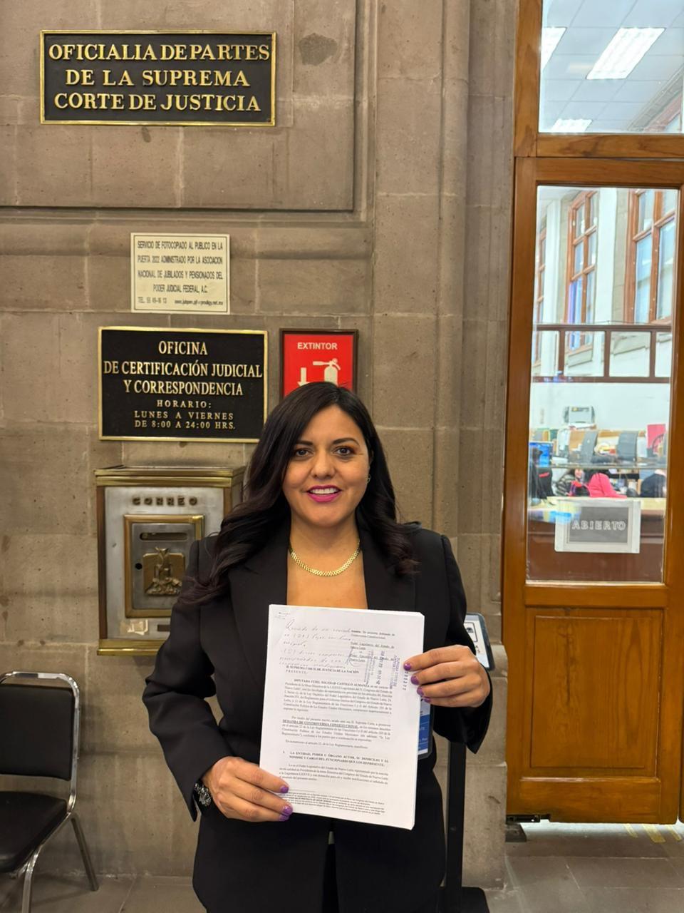 PRESENTA CONGRESO CONTROVERSIA CONSTITUCIONAL ANTE SUPREMA CORTE DE JUSTICIA   