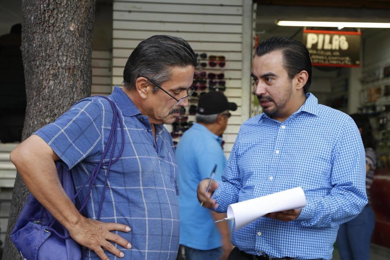 REALIZAN DIPUTADOS DEL PAN ENCUESTAS ENTRE USUARIOS DEL TRANSPORTE