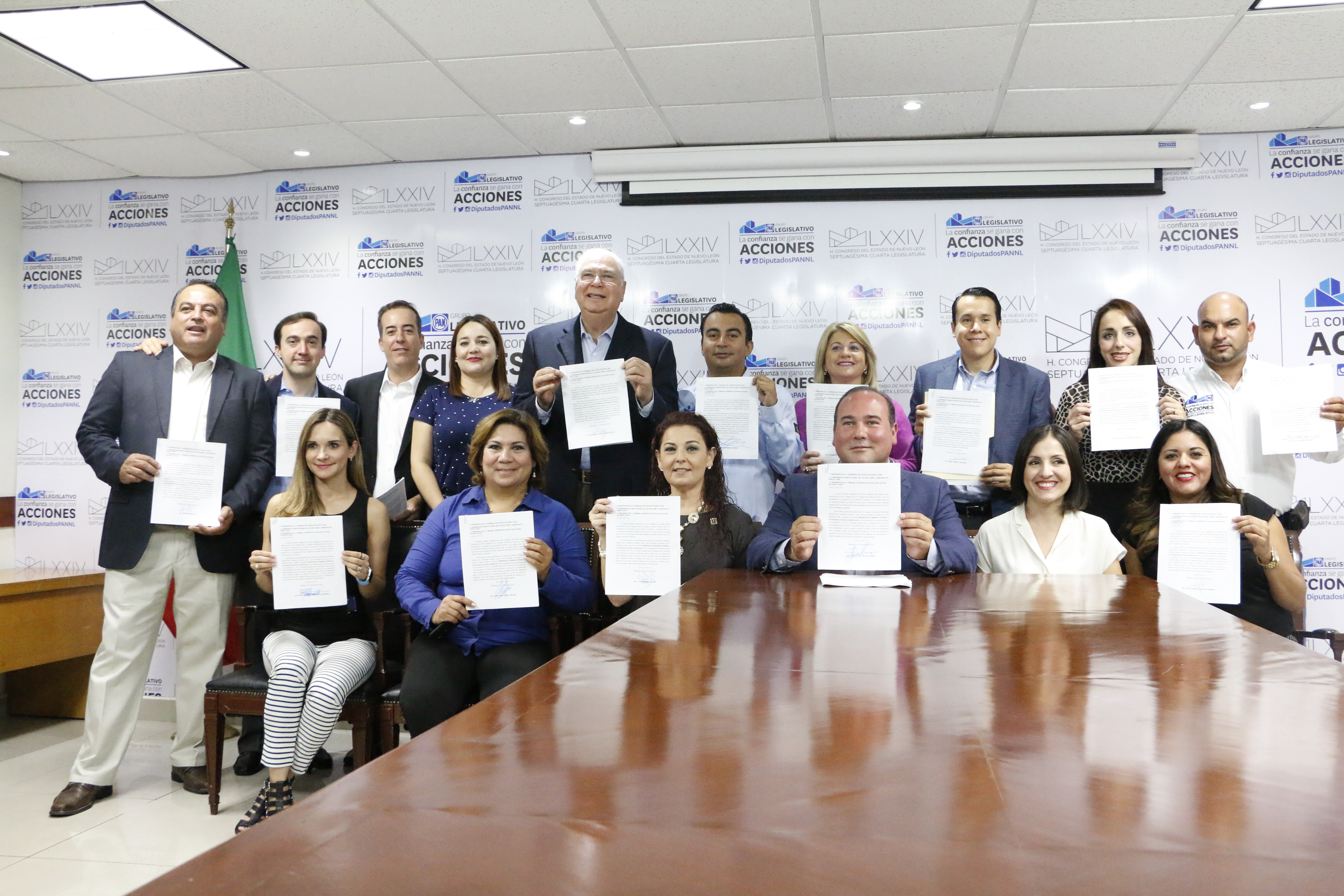 RENUNCIAN AL FUERO DIPUTADOS DEL PAN