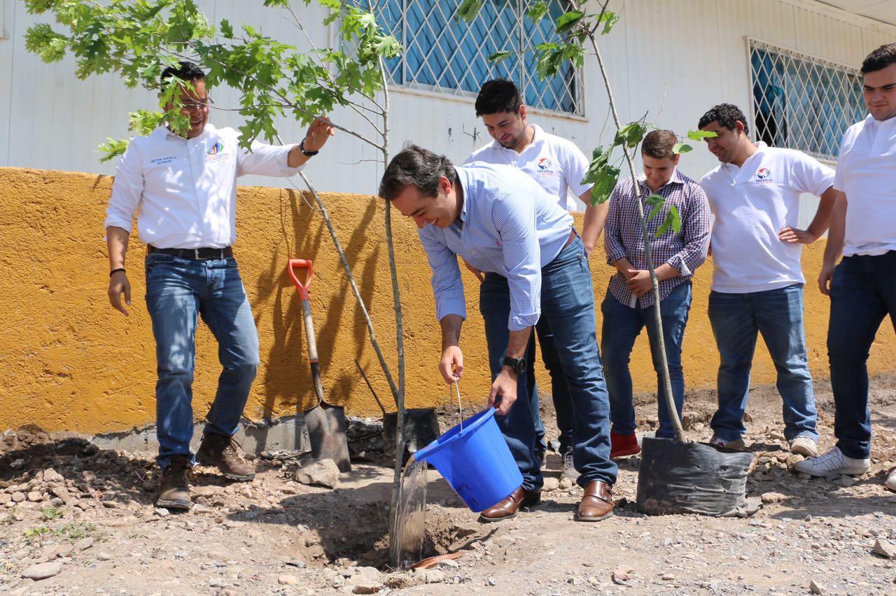 PROMUEVEN CUIDADO DEL MEDIO AMBIENTE DIPUTADO DEL PAN Y ALCALDE DE SANTA CATARINA 