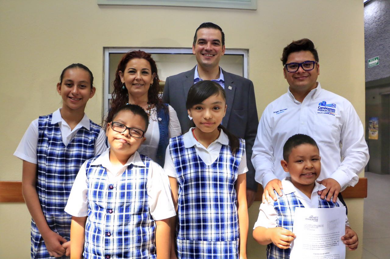 PROPONE PAN GARANTIZAR UNIFORMES ESCOLARES GRATUITOS