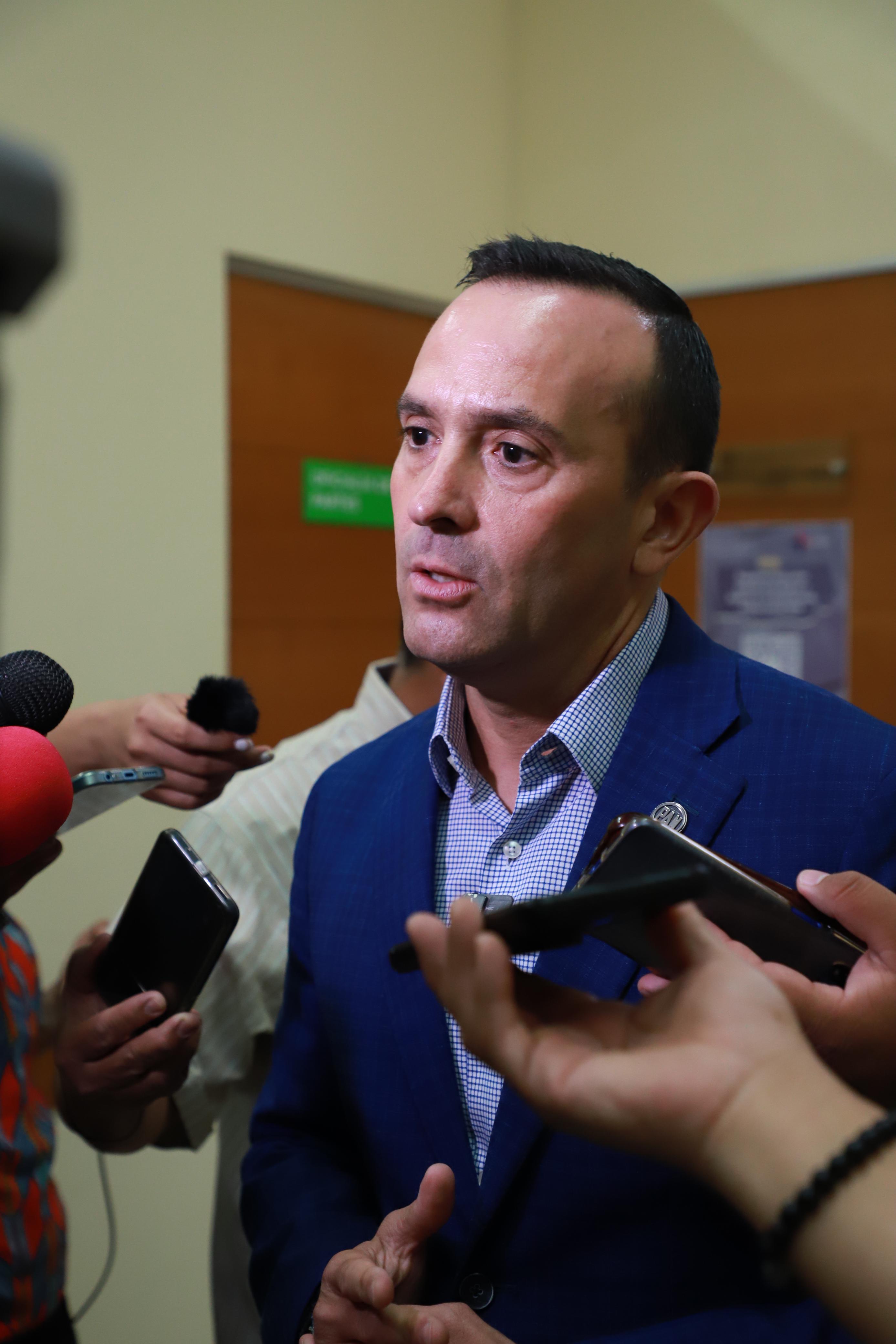 ESTAMOS ABIERTOS AL DIÁLOGO CON EL EJECUTIVO. - CARLOS DE LA FUENTE.   