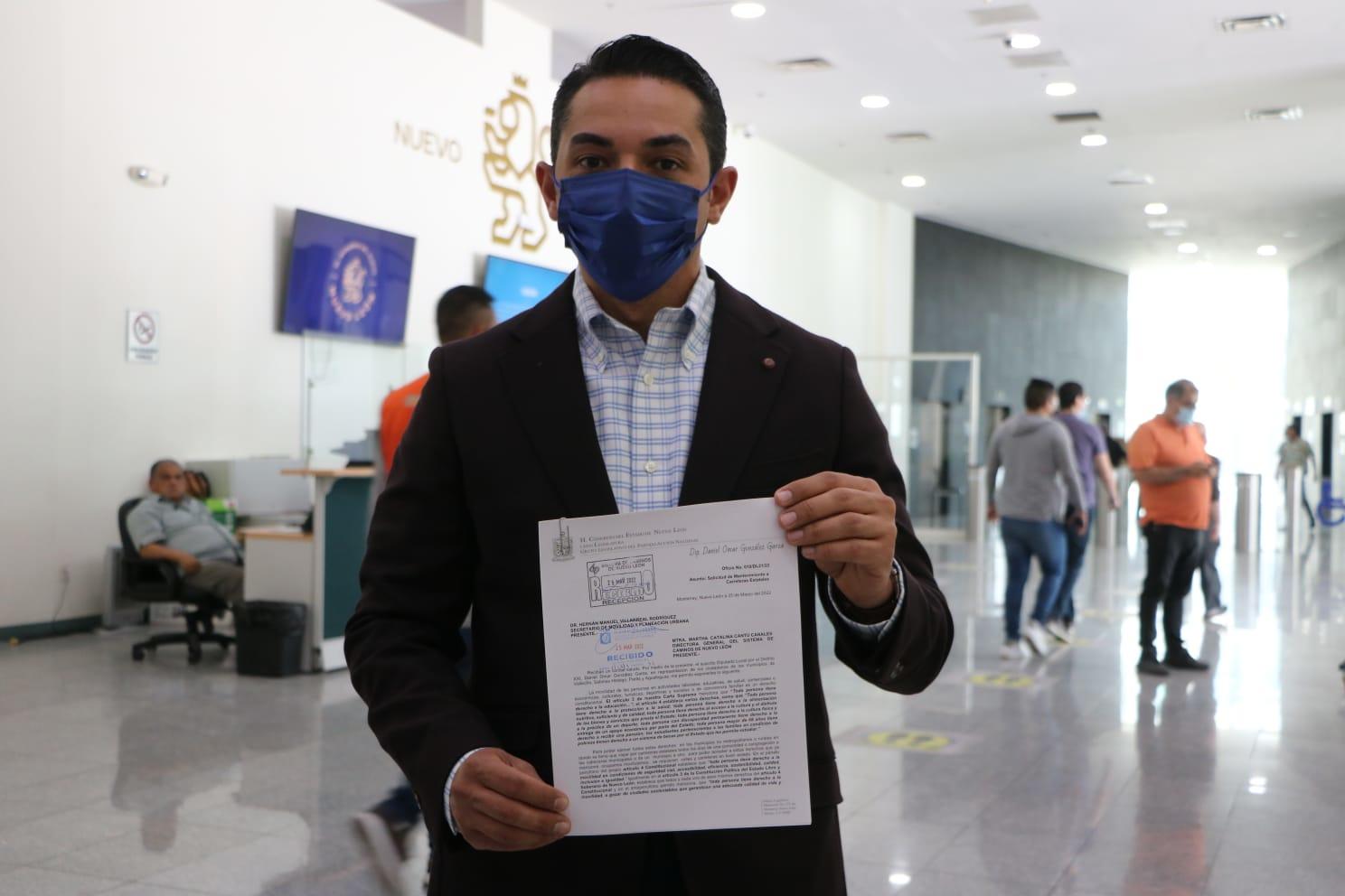 SOLICITA DIPUTADO DANIEL GONZÁLEZ REPARAR CARRETERAS EN PÉSIMO ESTADO