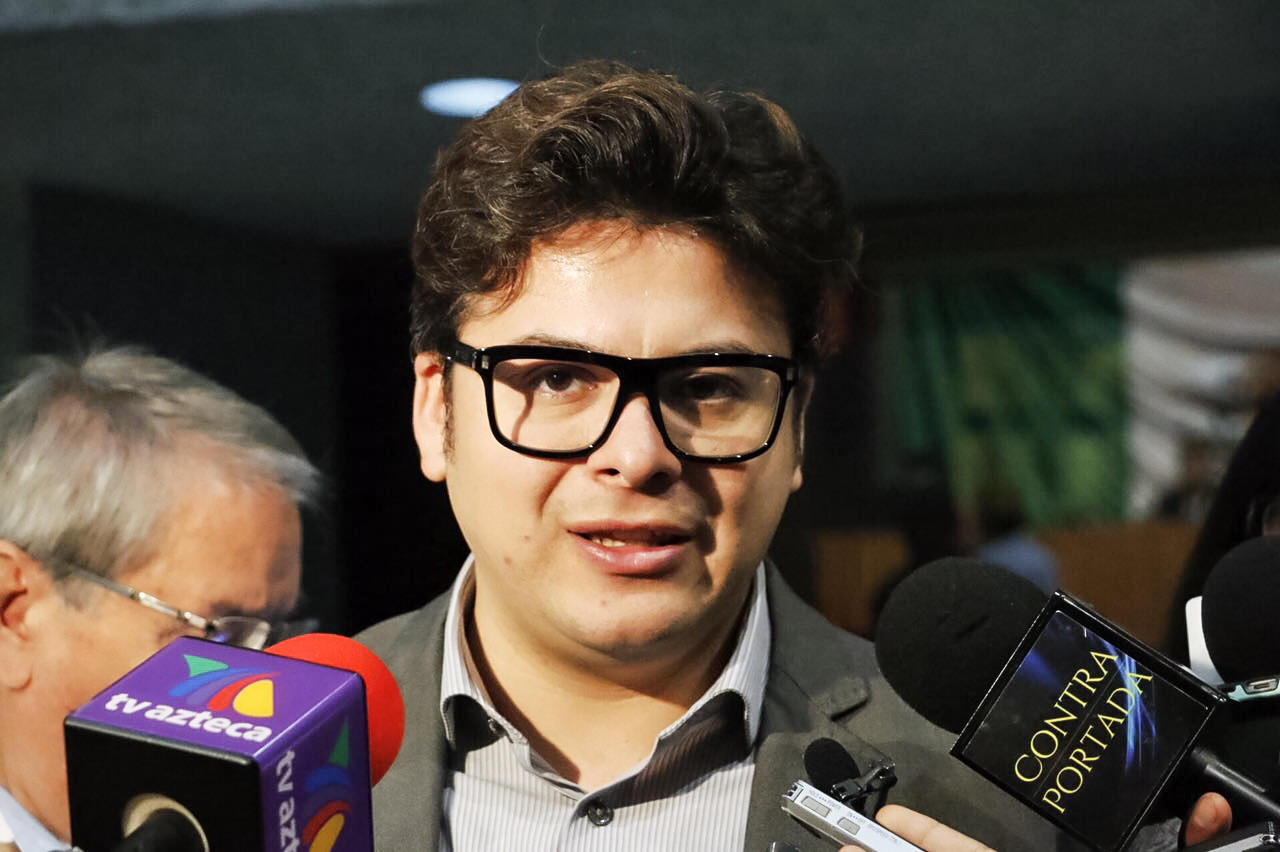 PRESENTA ÁNGEL BARROSO DENUNCIA CONTRA DIRECTOR DEL PARQUE FUNDIDORA