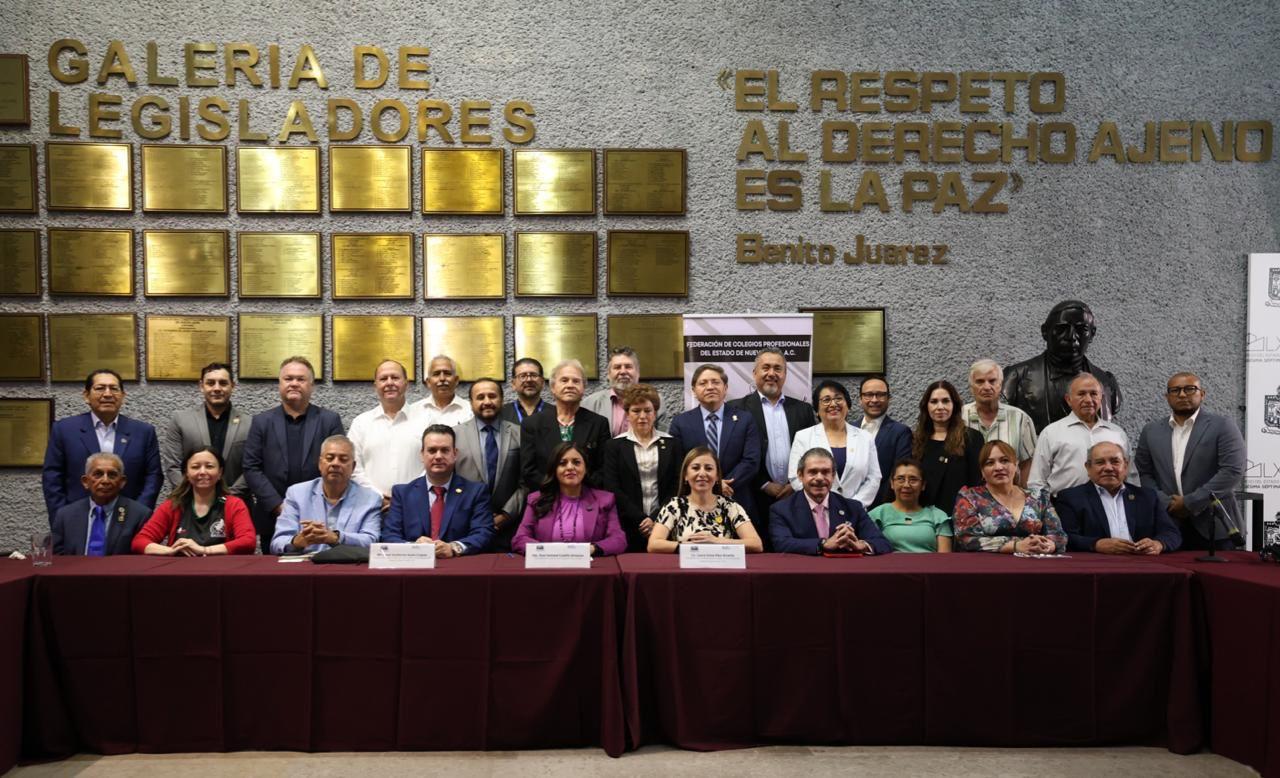 SE REÚNE ITZEL CASTILLO CON FEDERACIÓN DE COLEGIOS PROFESIONALES 