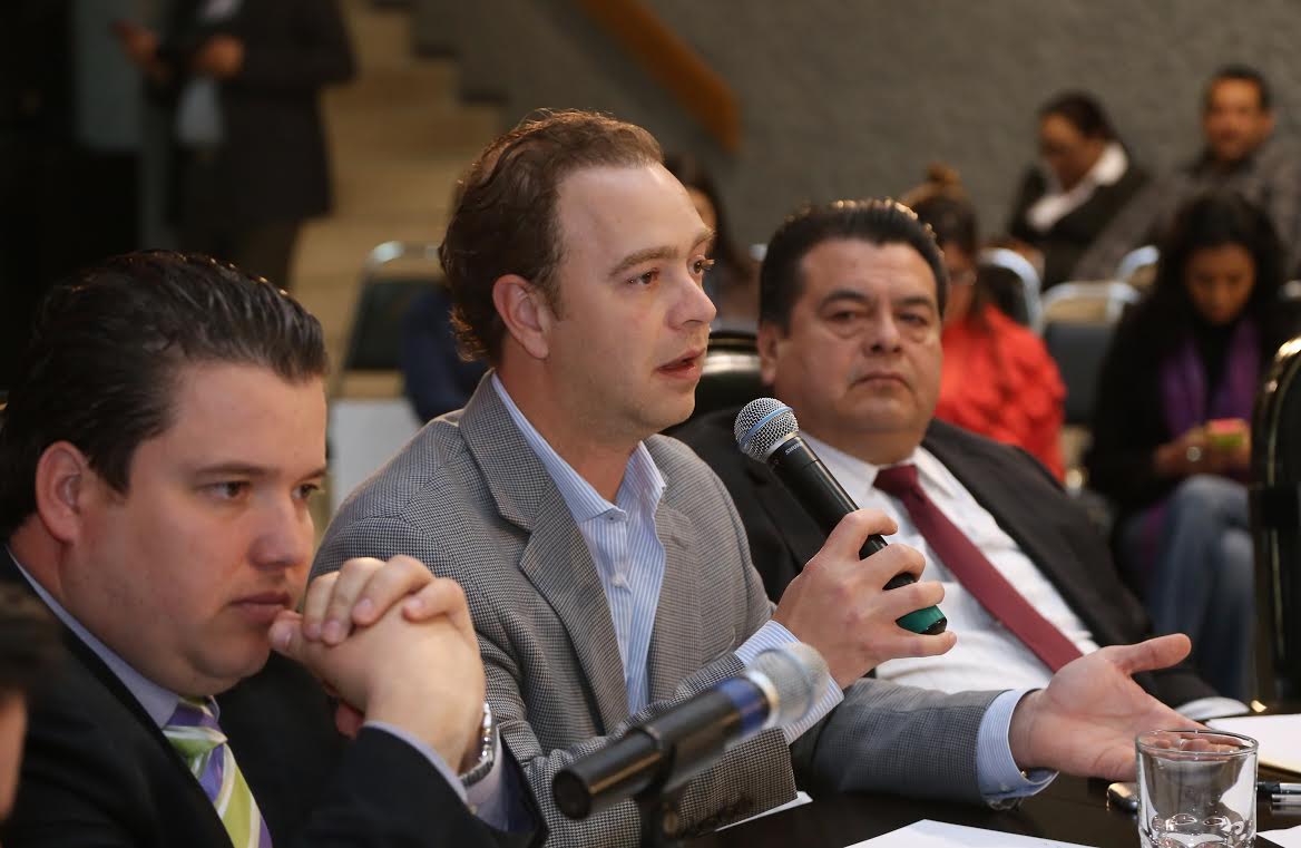 Estado pretende quitar recursos de refrendo y tenencia a los municipios: FE