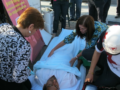 Se solidarizan Diputados de Acción Nacional con empleado de Metrorrey