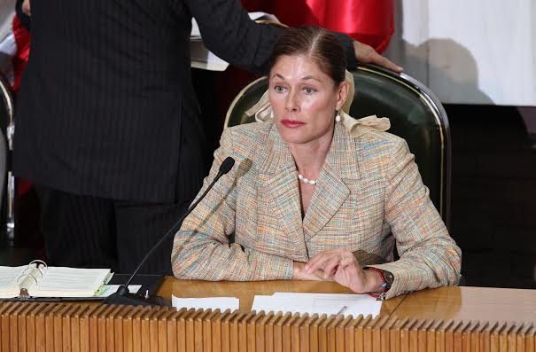 Denuncia Rebeca Clouthier a Oficial Mayor por ocultar información