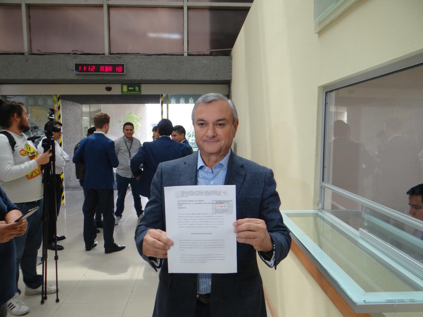 Héctor García va por presupuesto para evitar robo a escuelas